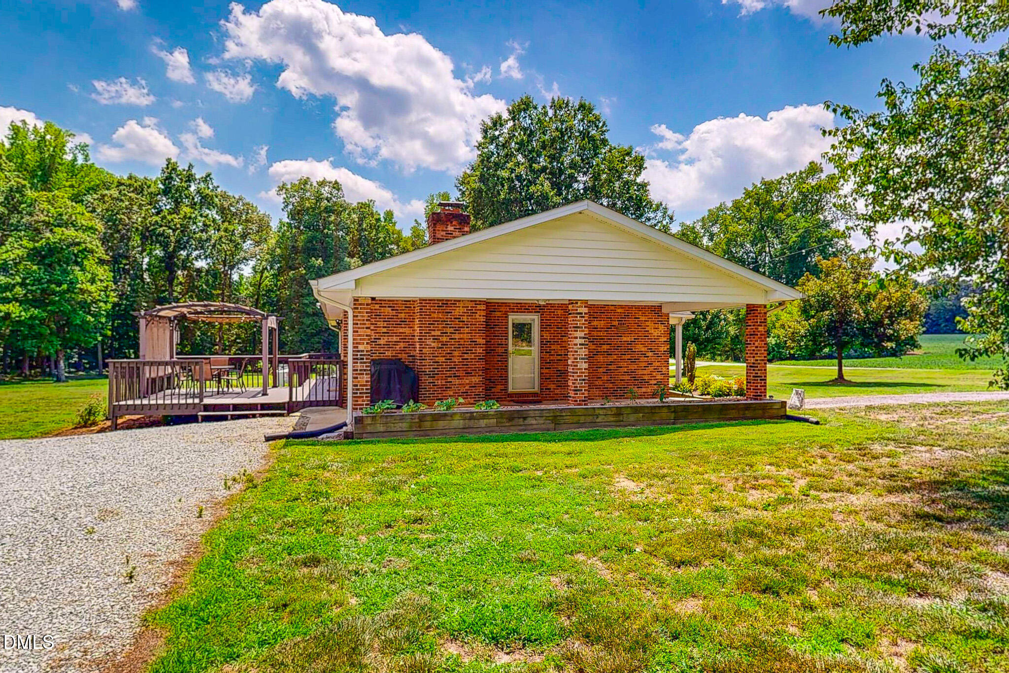 main property photo 7