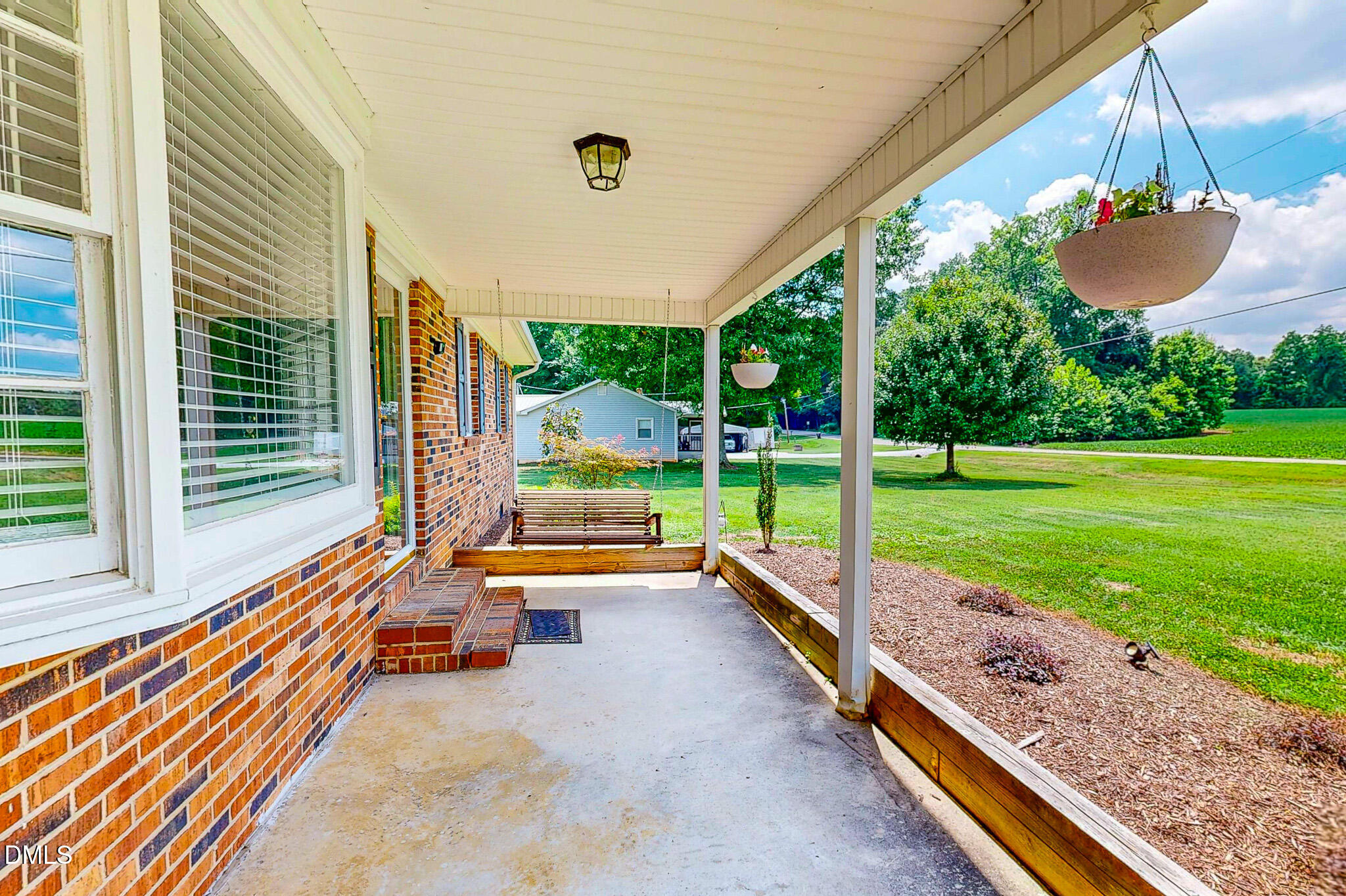 main property photo 9