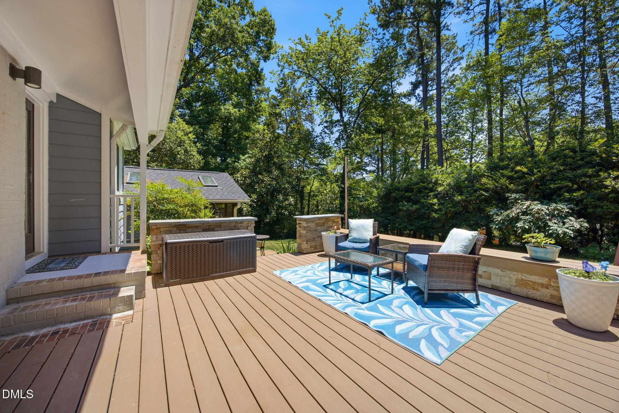 main property photo 40