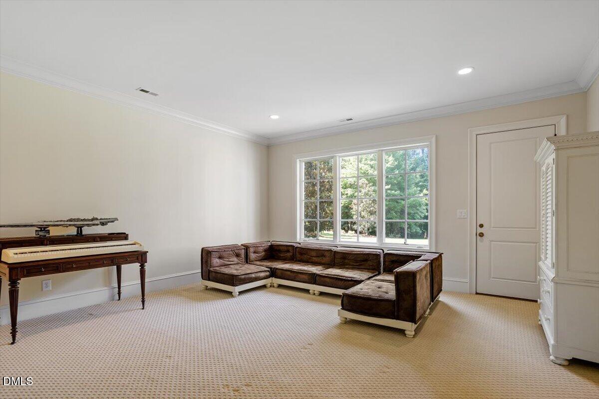 main property photo 78