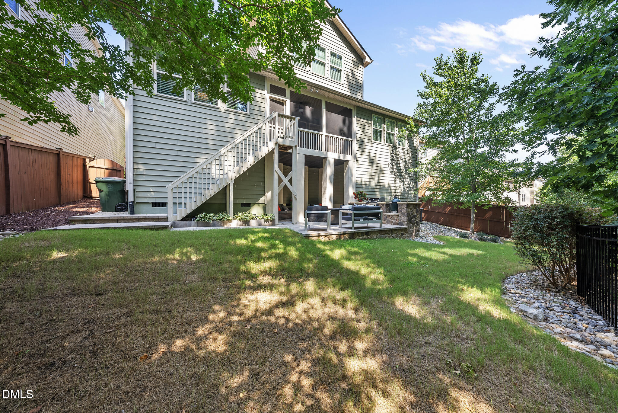 main property photo 33