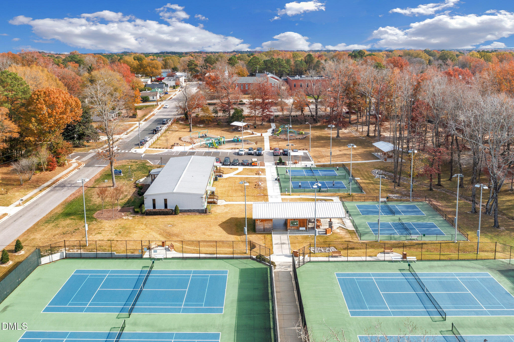 main property photo 32