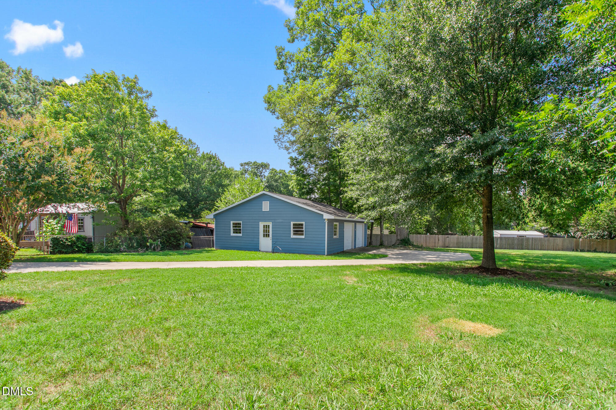 main property photo 11