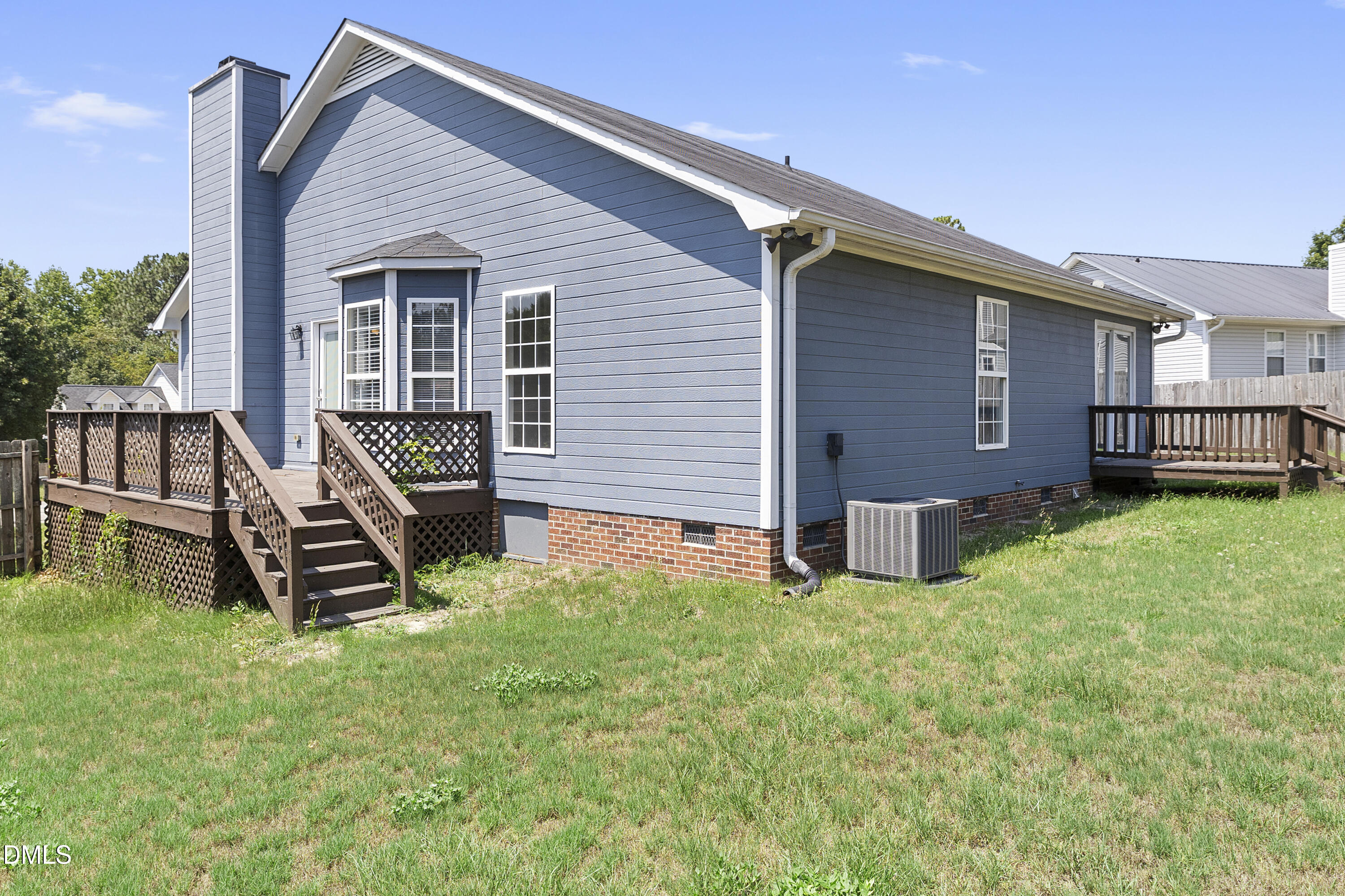 main property photo 29