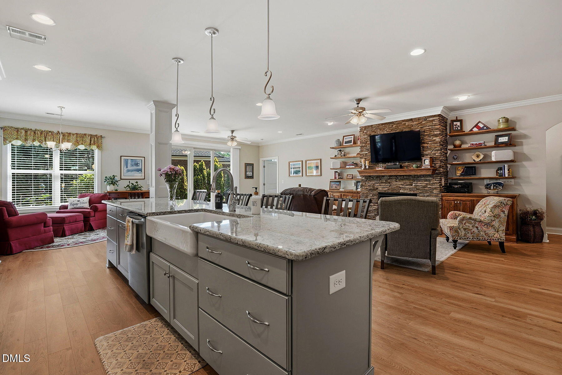 main property photo 9