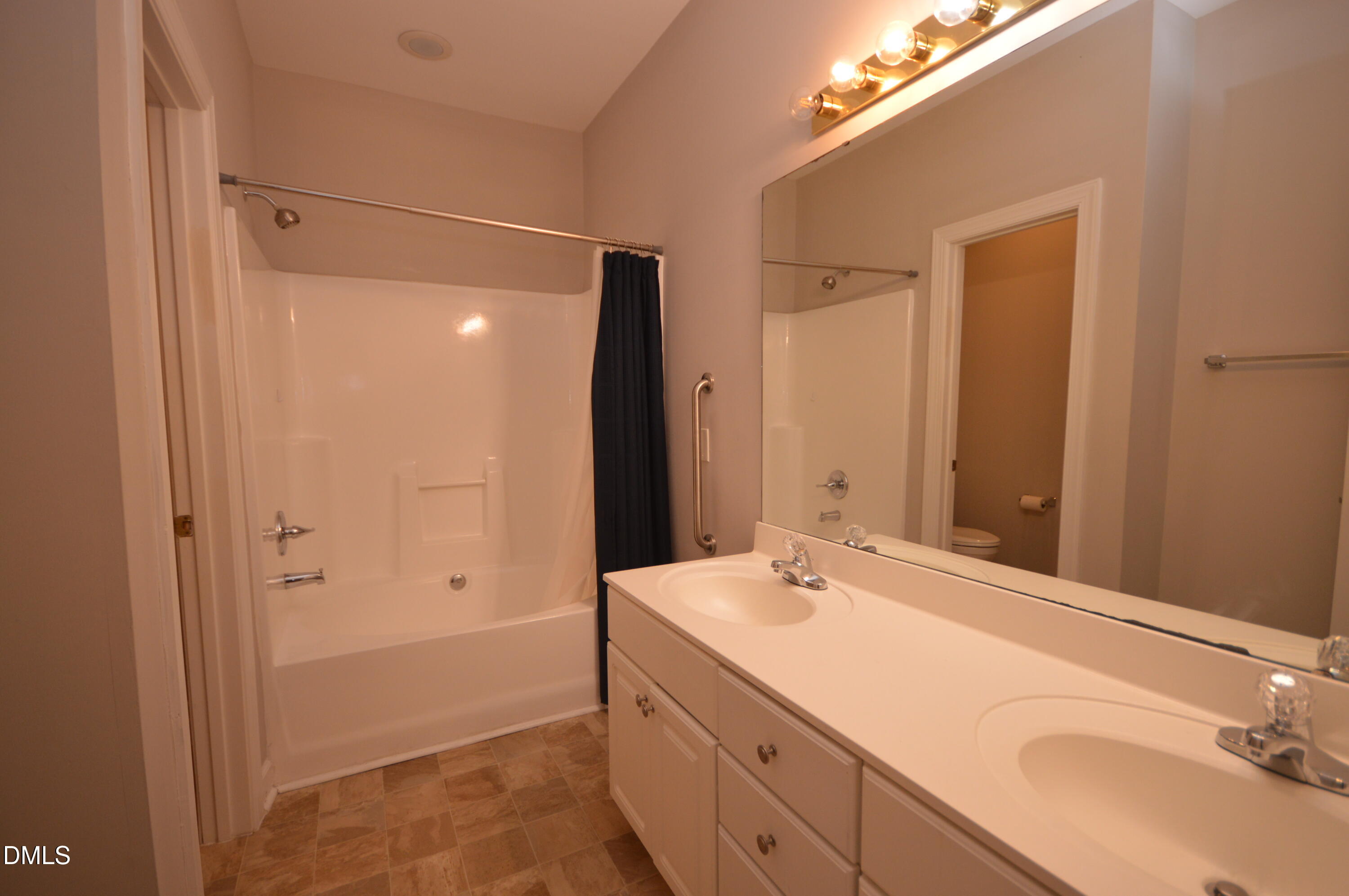 main property photo 16