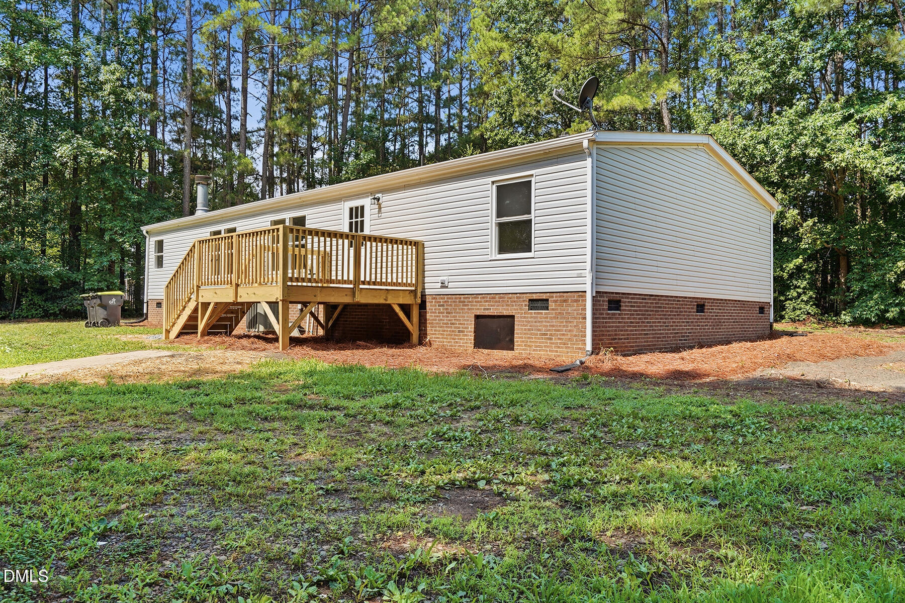 main property photo 28