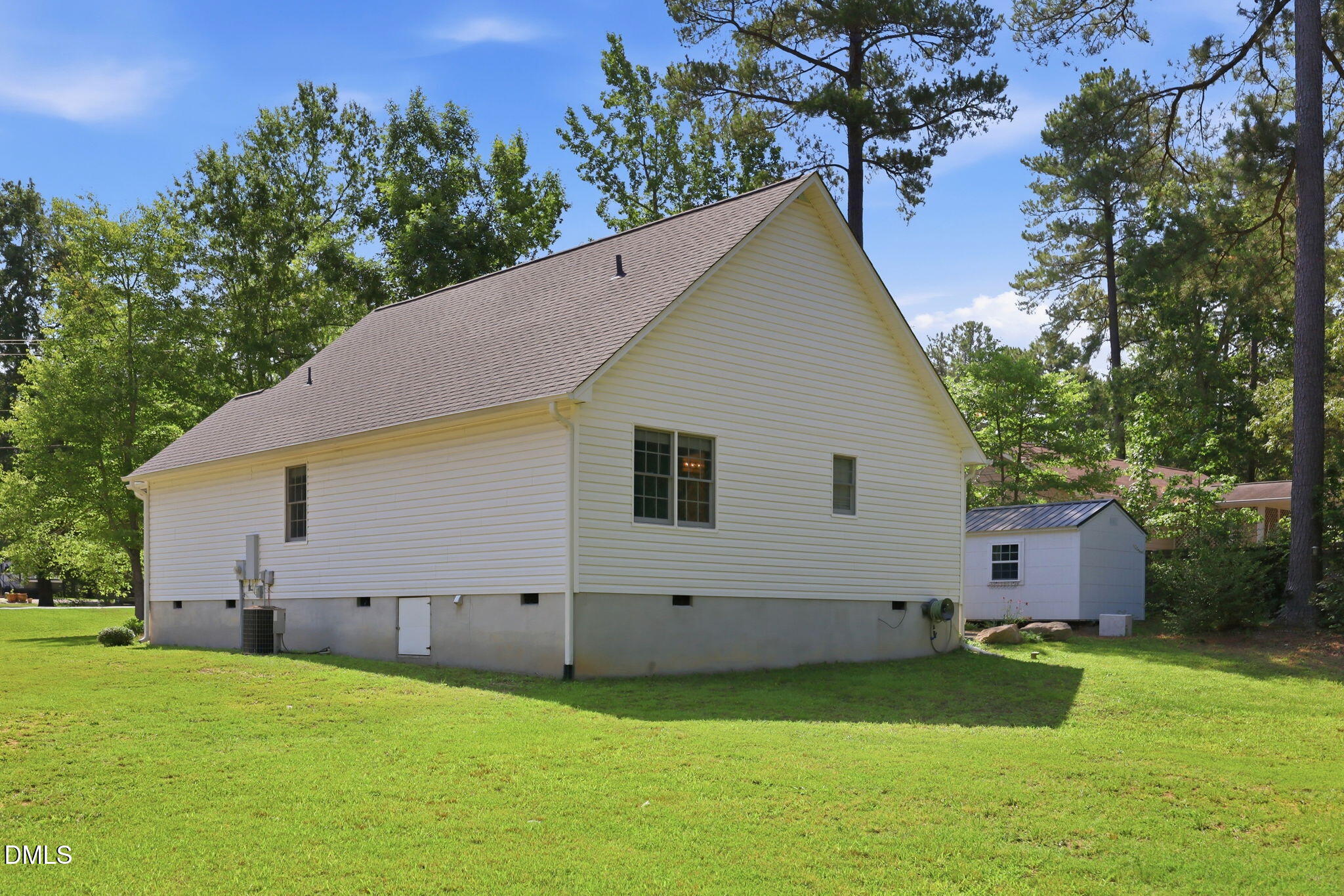 main property photo 28