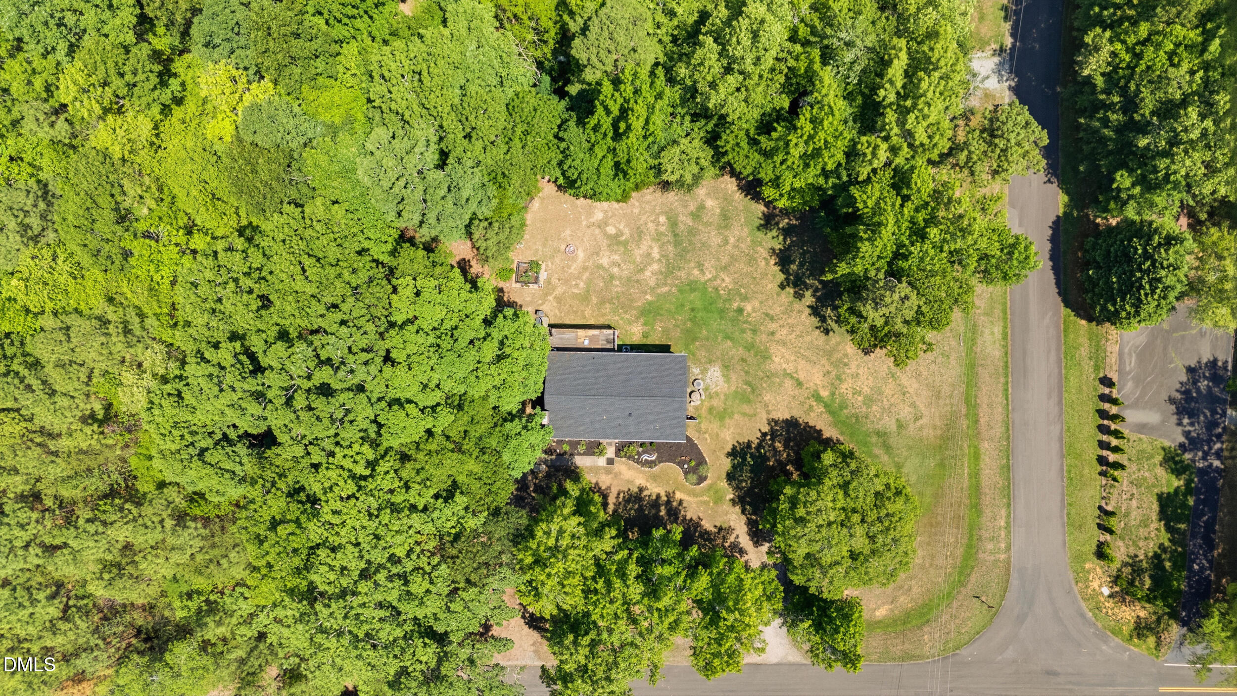 main property photo 28