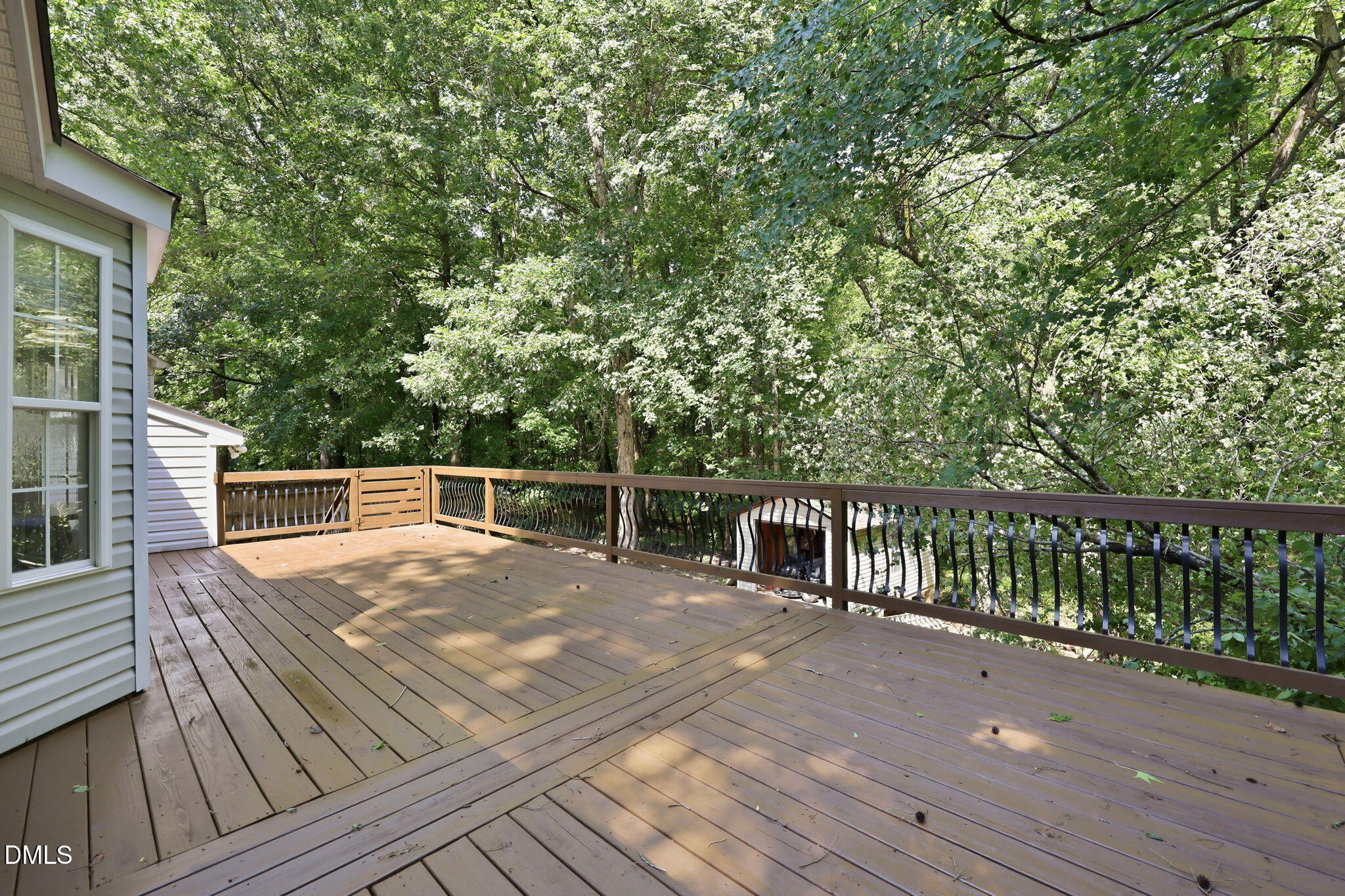 main property photo 45