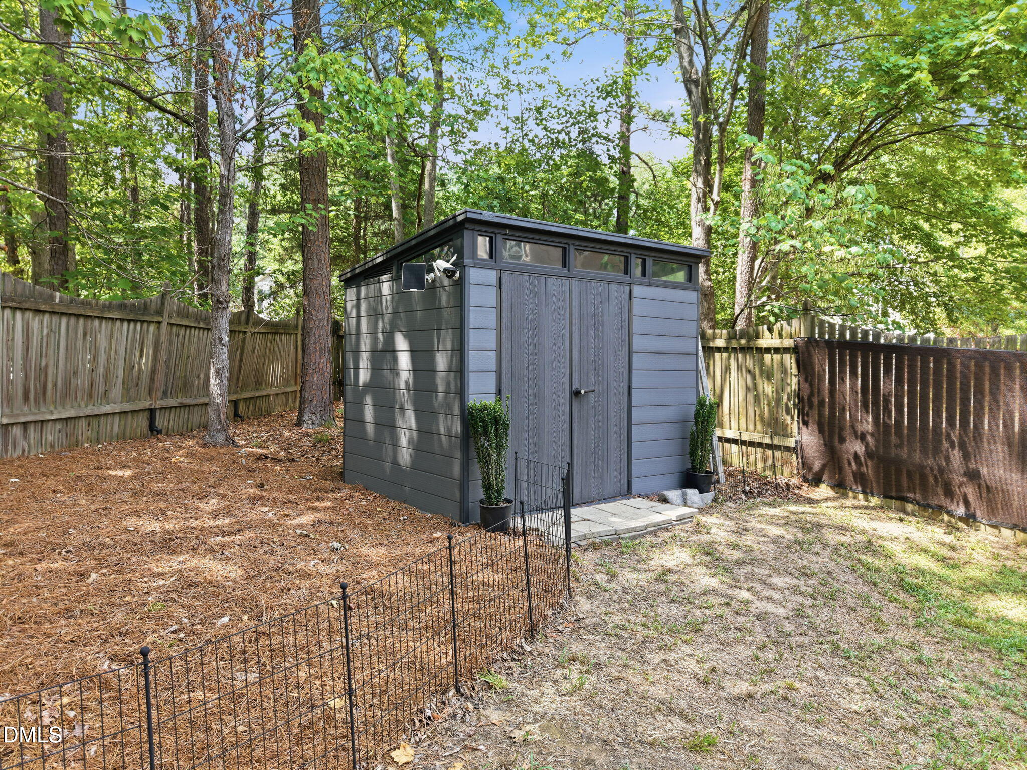 main property photo 30