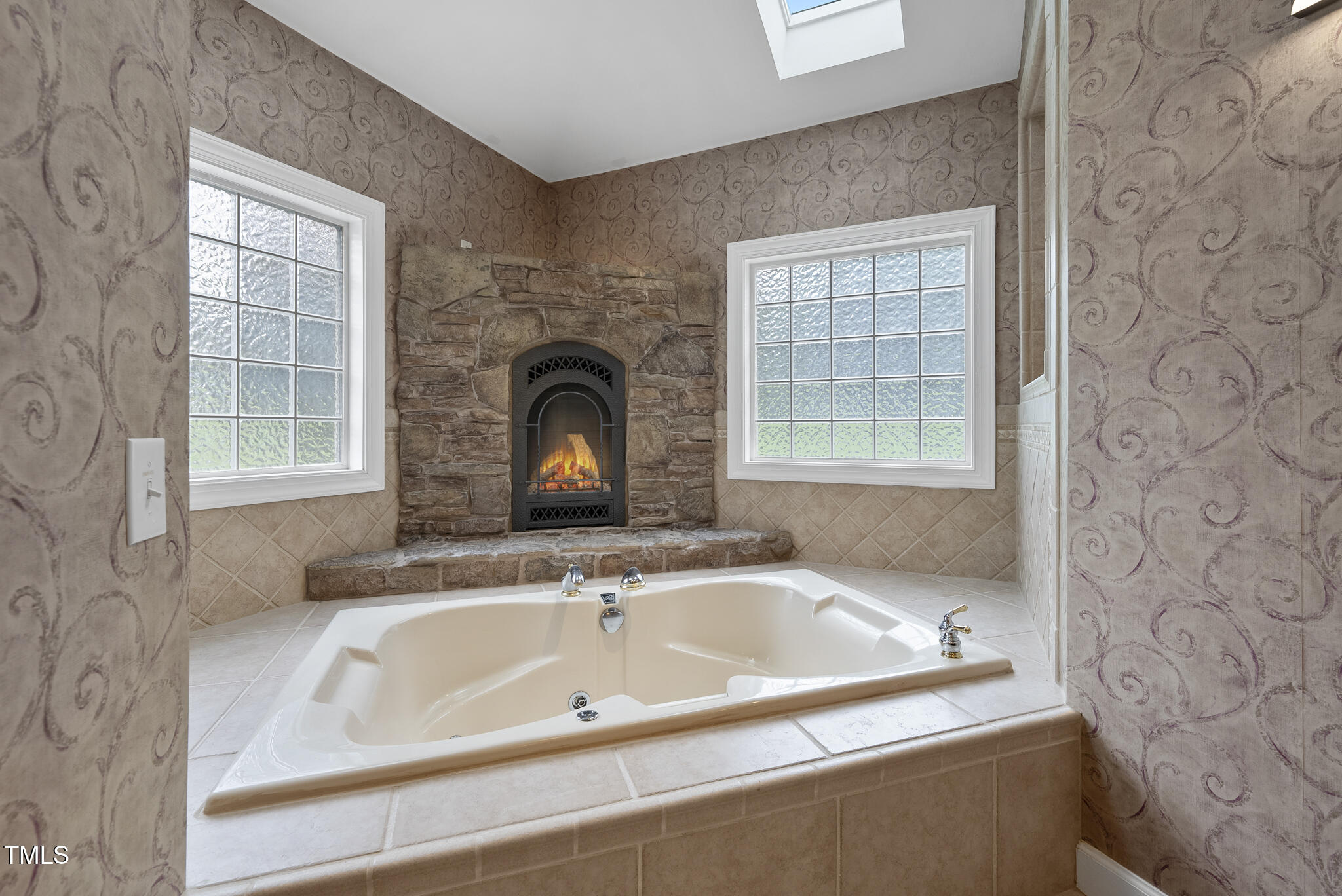 main property photo 20