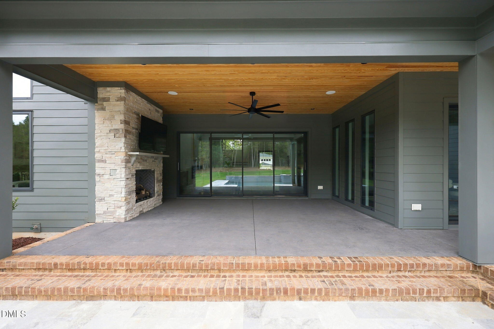 main property photo 58