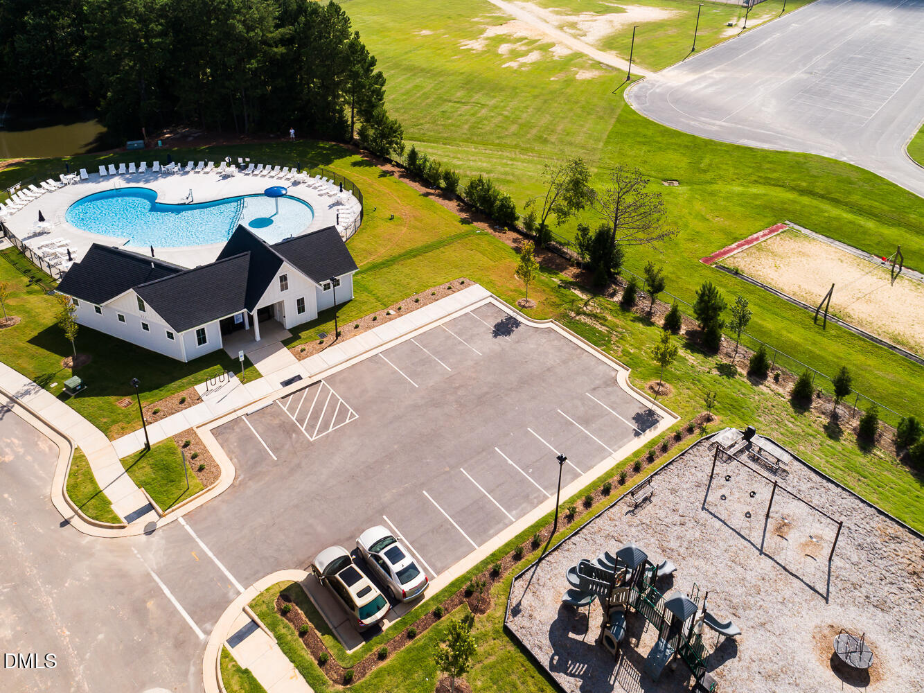 main property photo 25