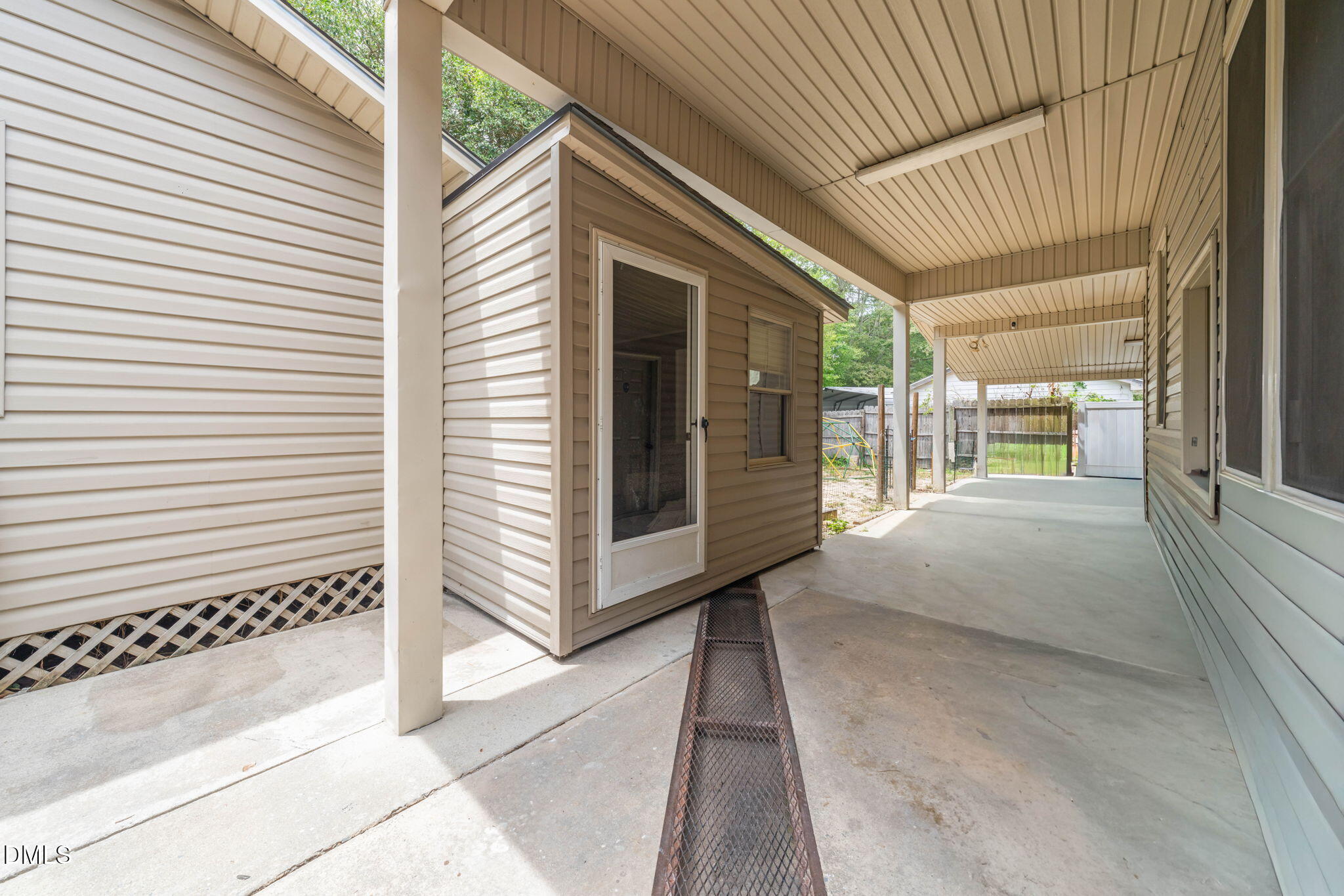 main property photo 44