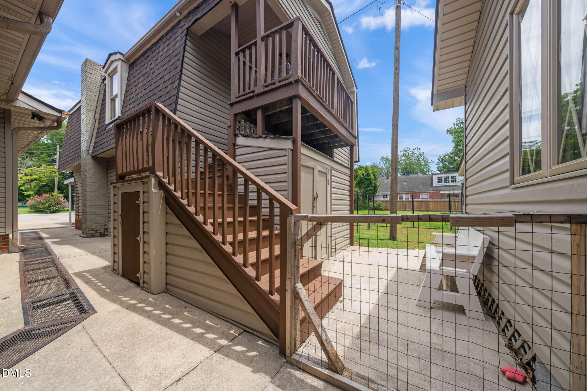 main property photo 45