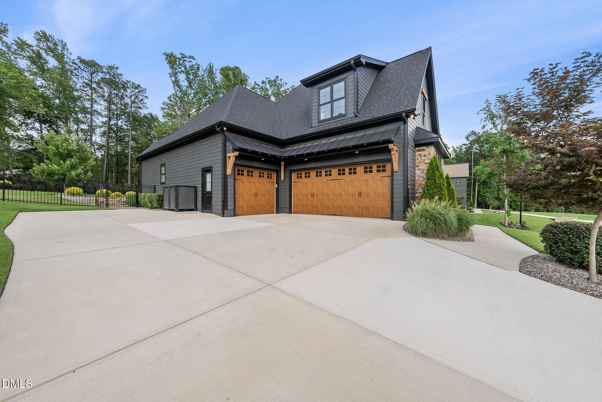 main property photo 54