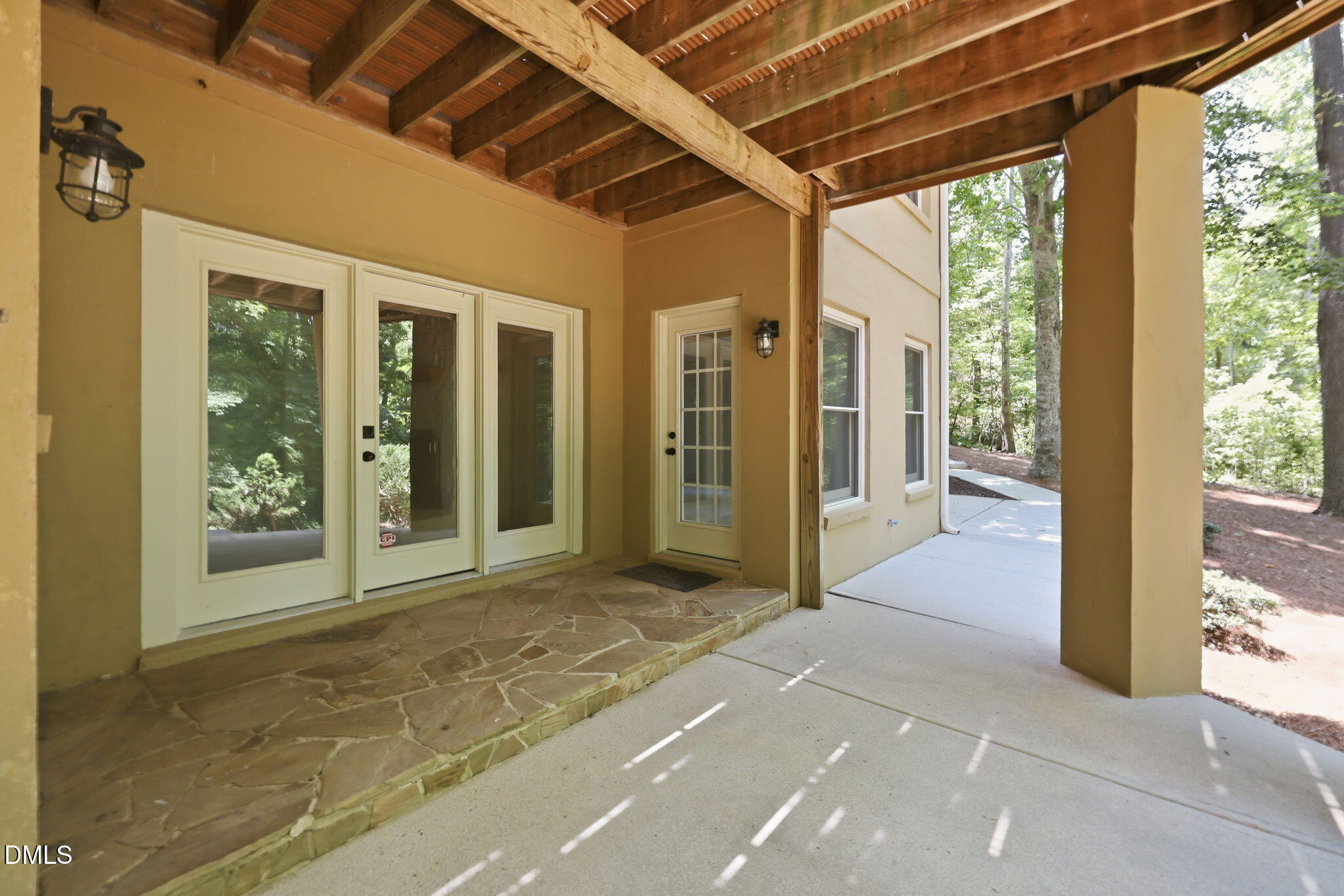 main property photo 37