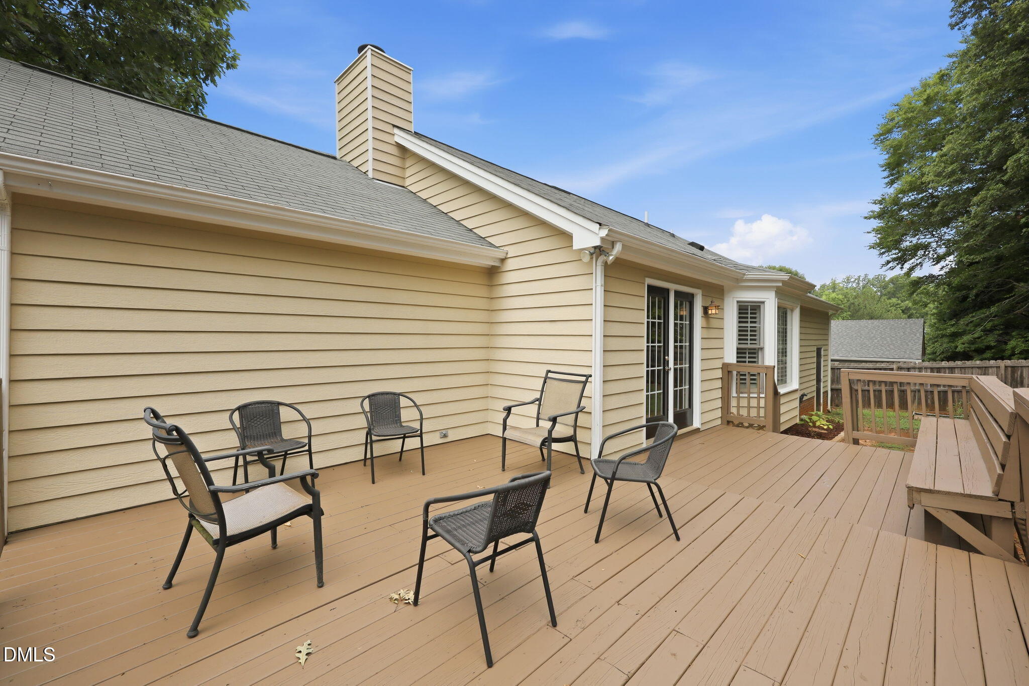 main property photo 33