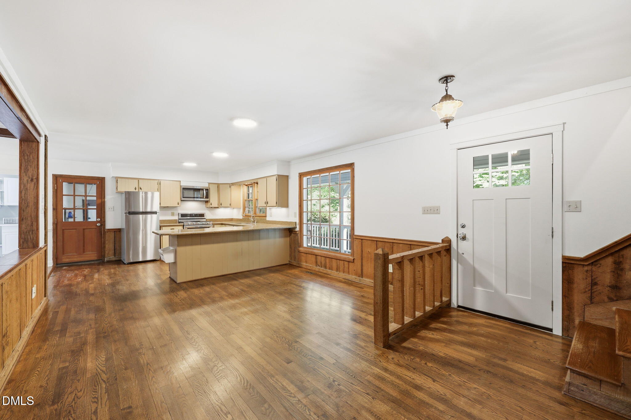 main property photo 18