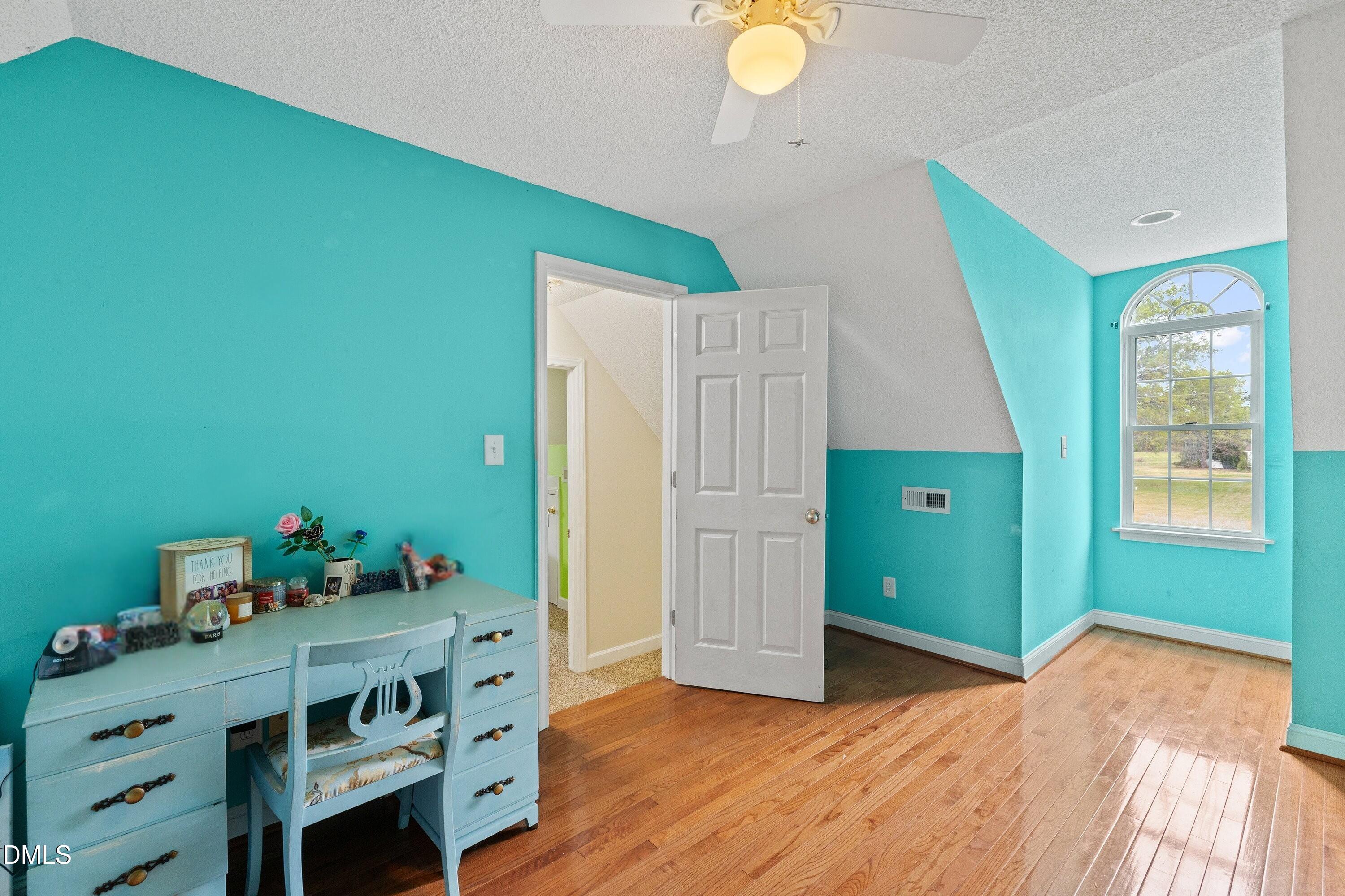 main property photo 25
