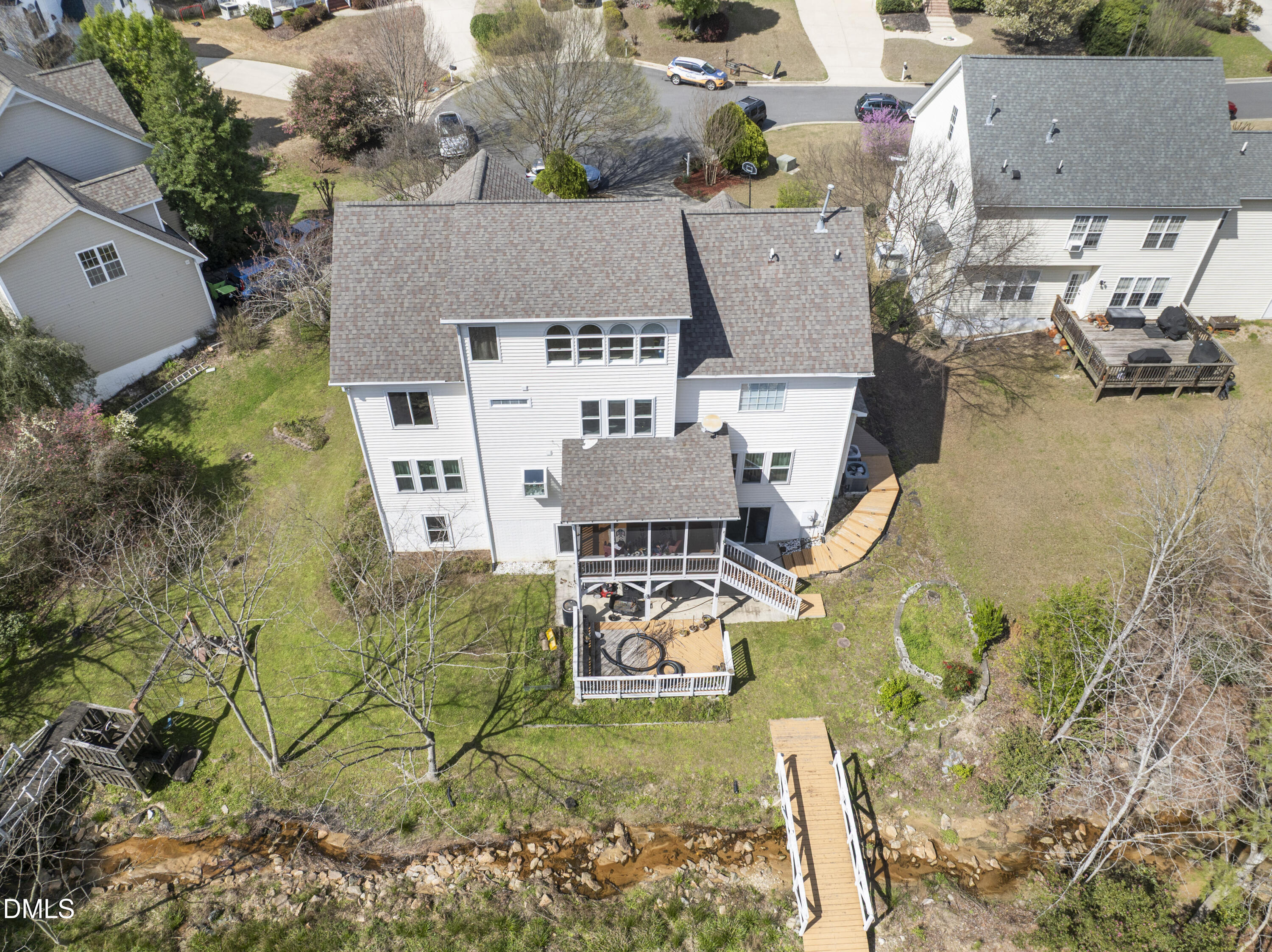 main property photo 39