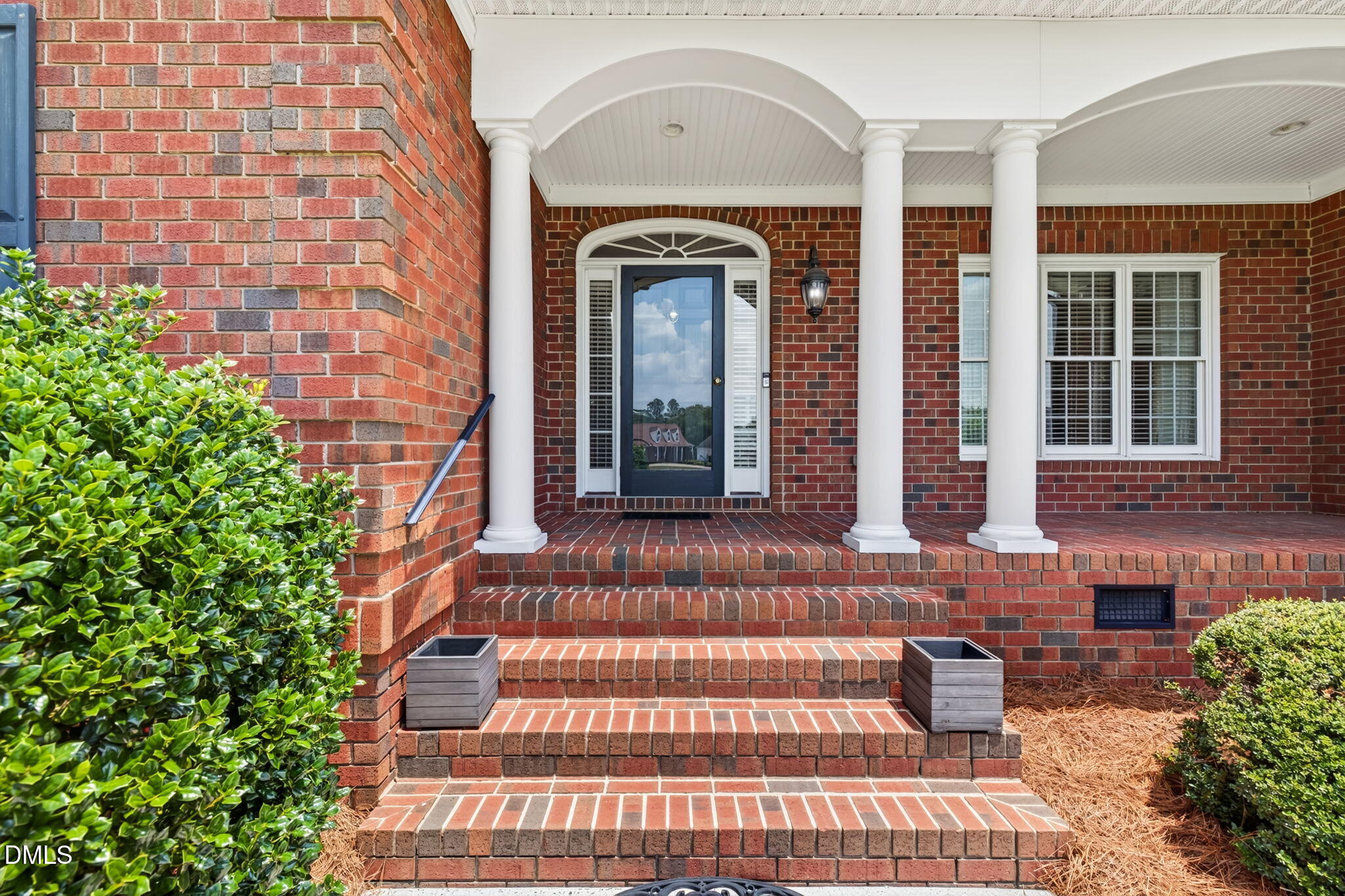 main property photo 4