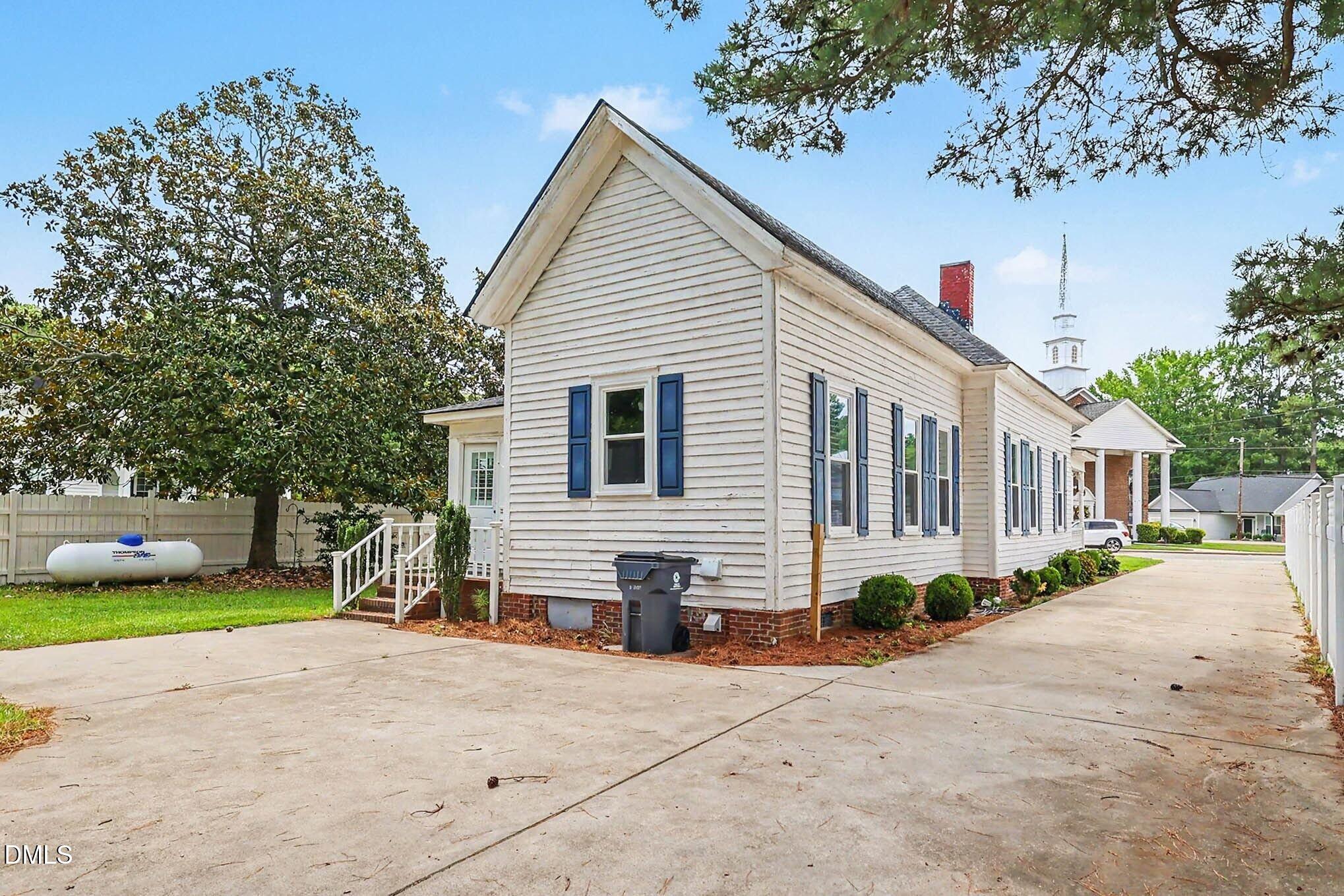 main property photo 23