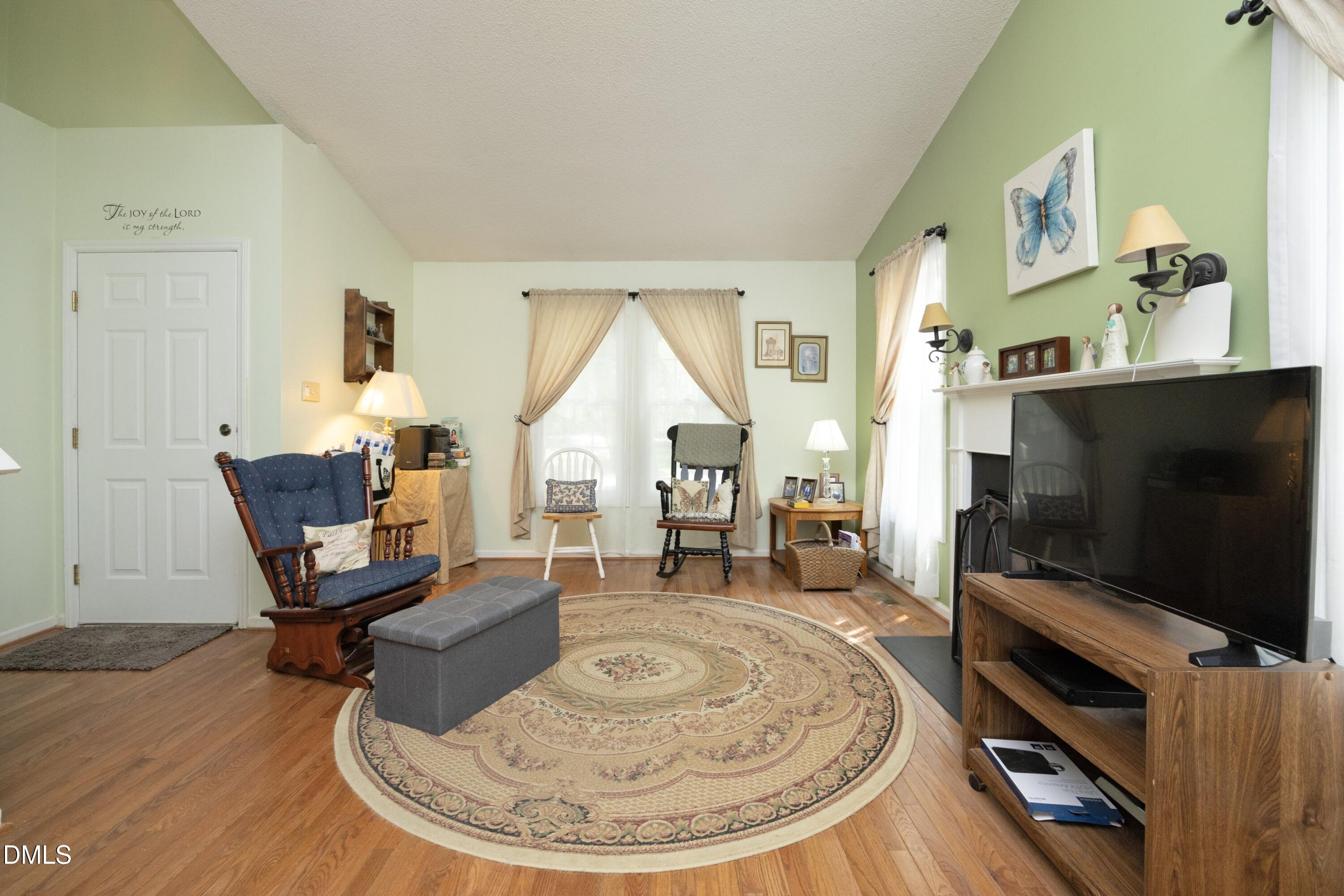 main property photo 3