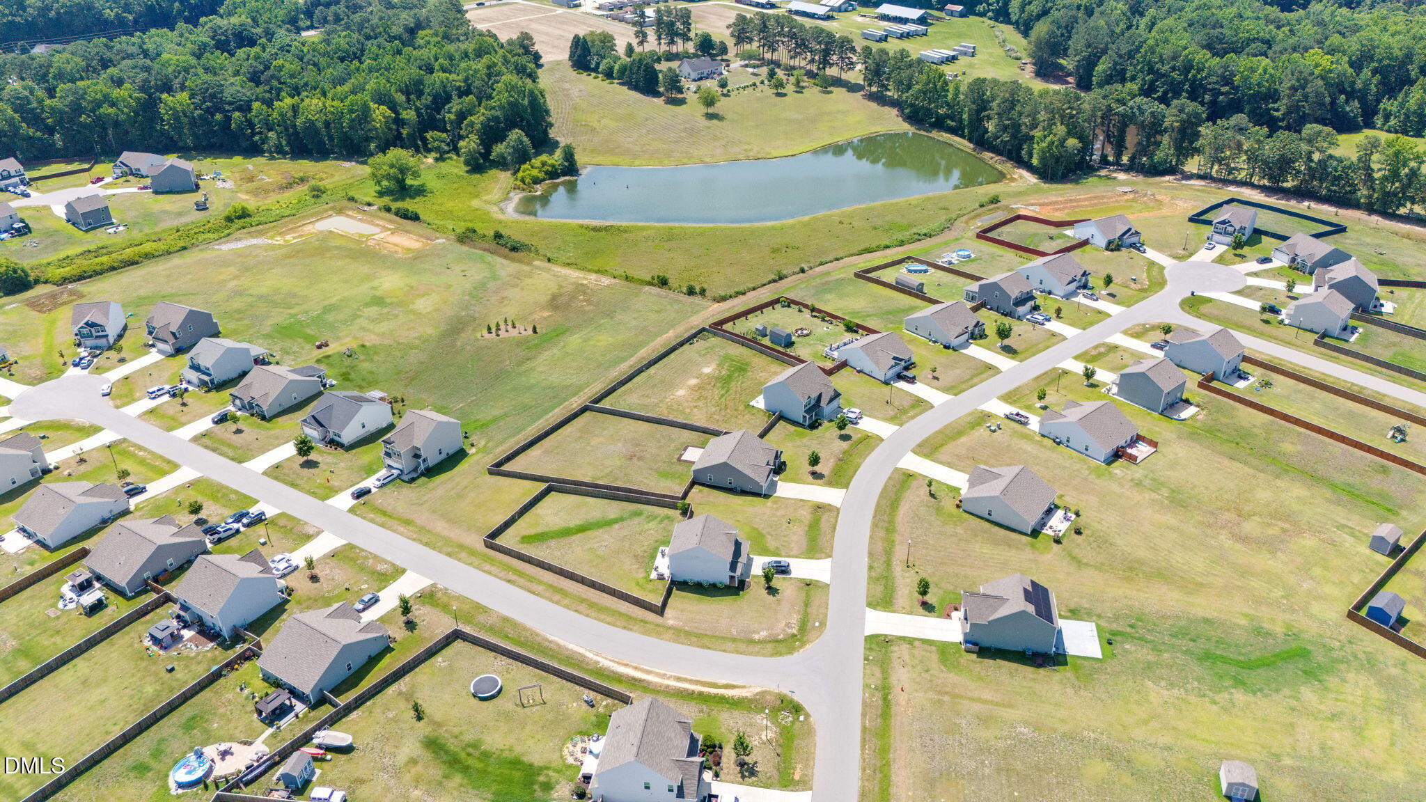 main property photo 40
