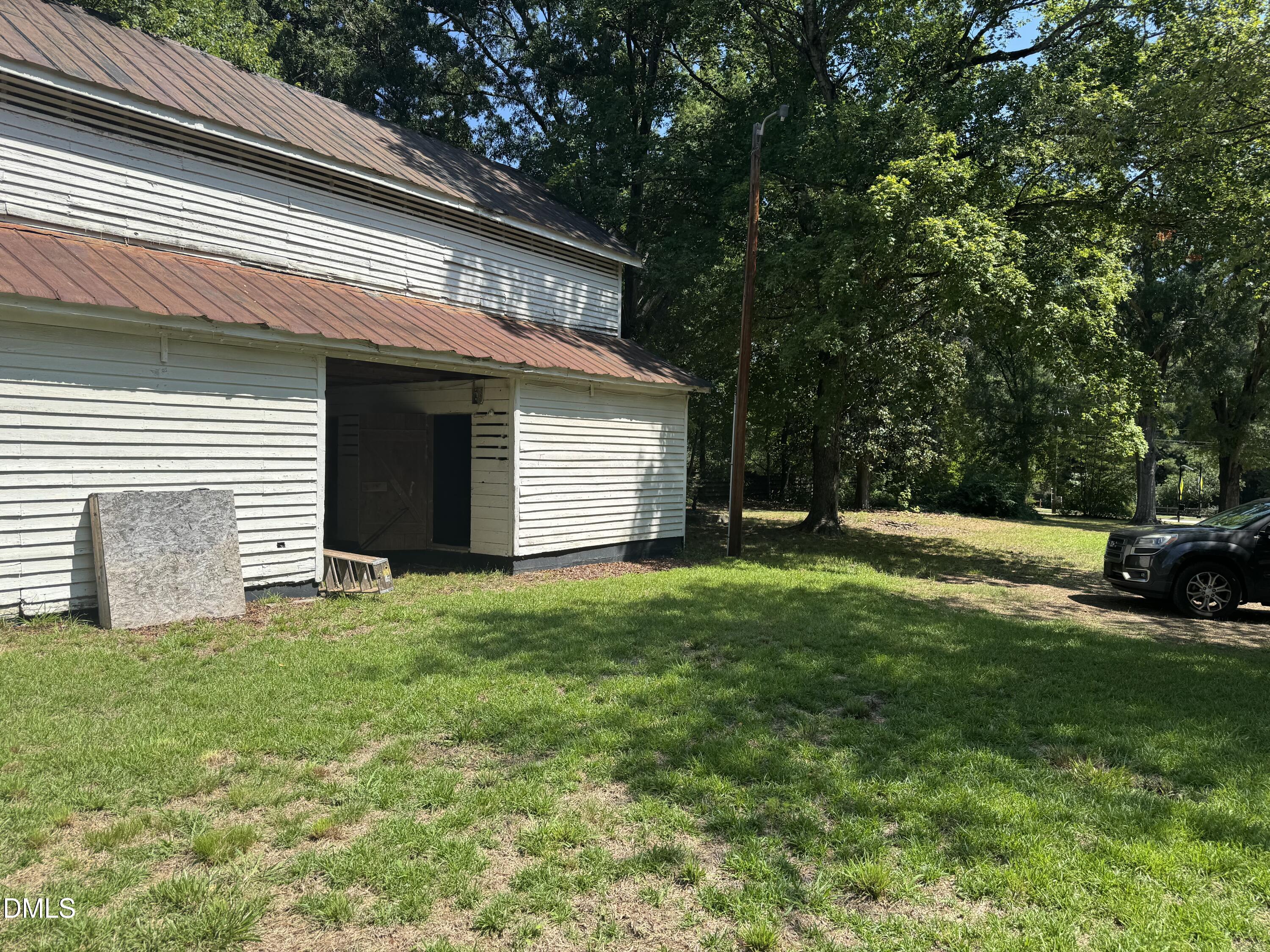 main property photo 47