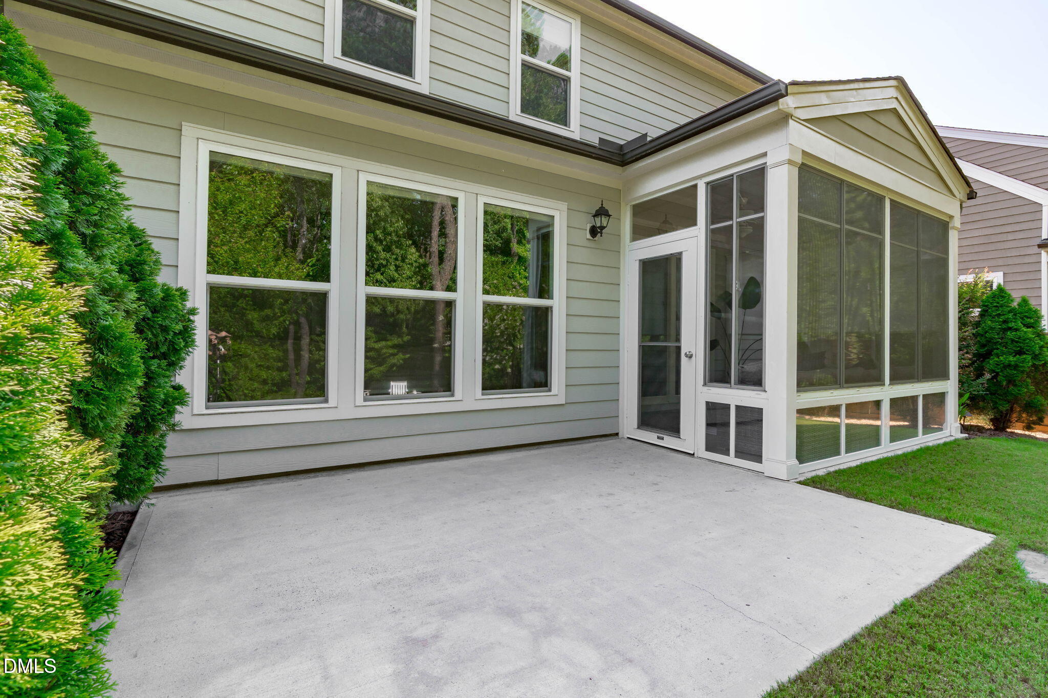 main property photo 50