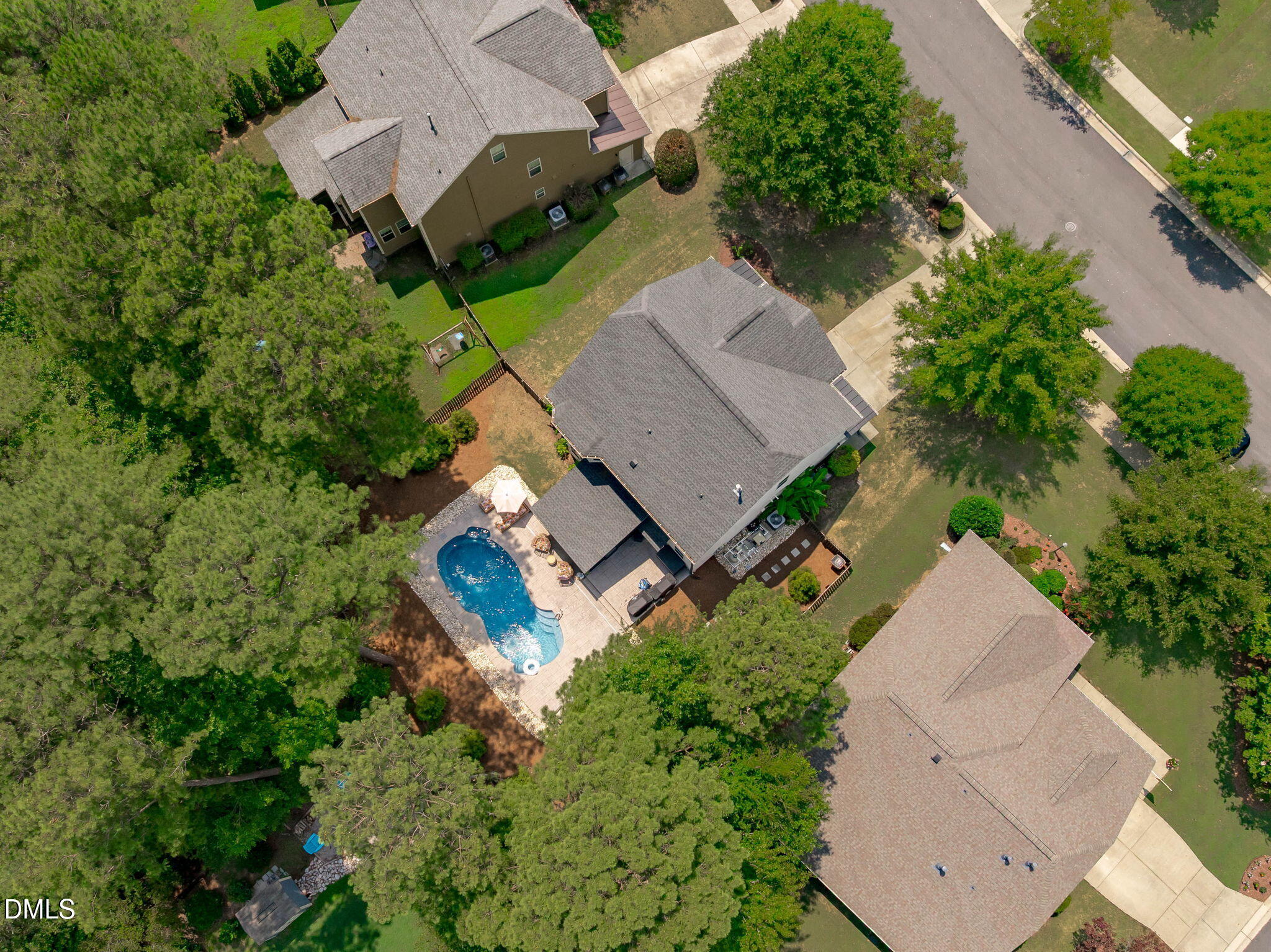 main property photo 47