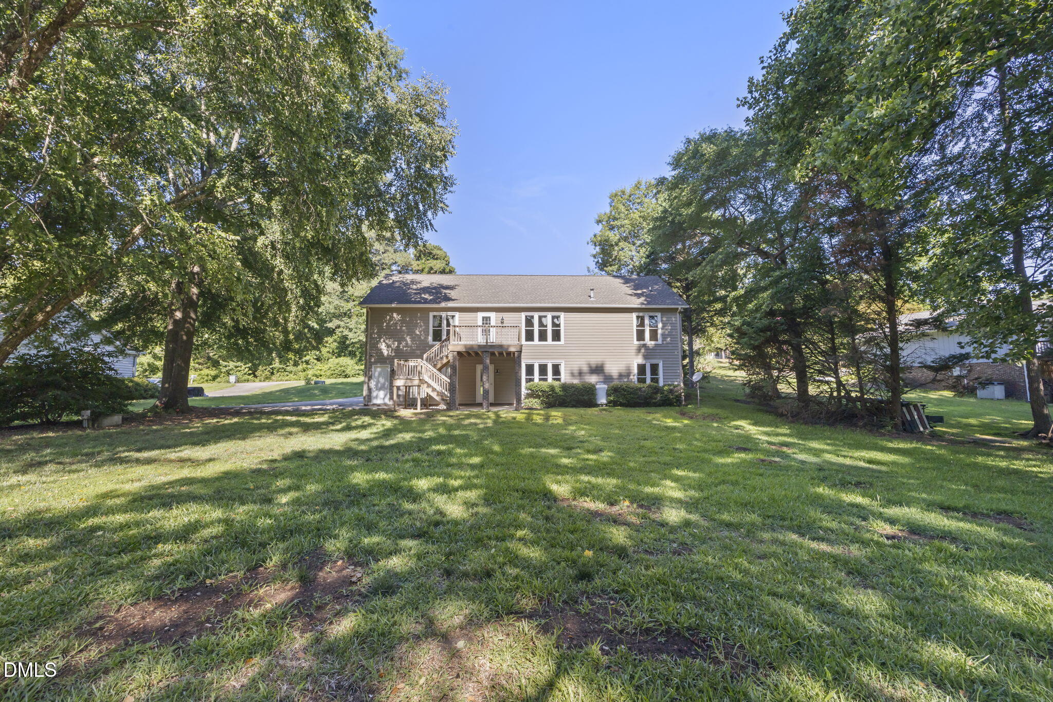 main property photo 28