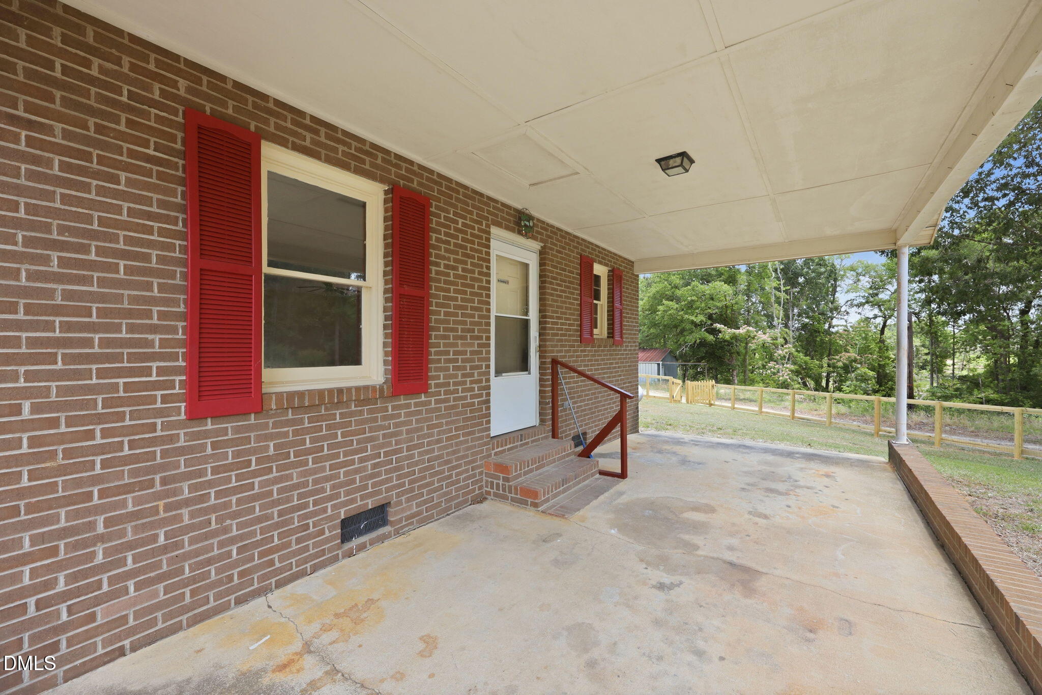 main property photo 30