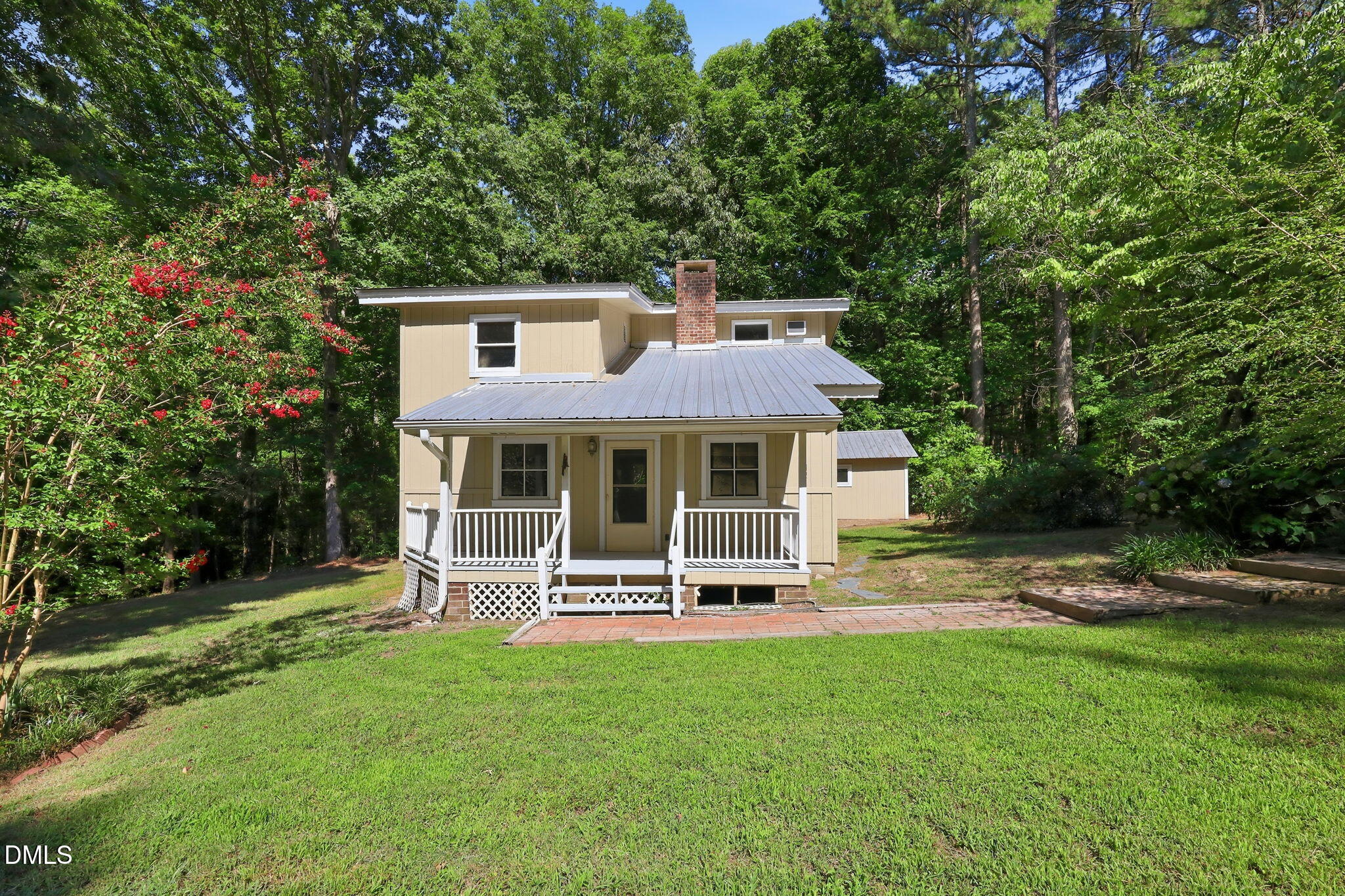 main property photo 4