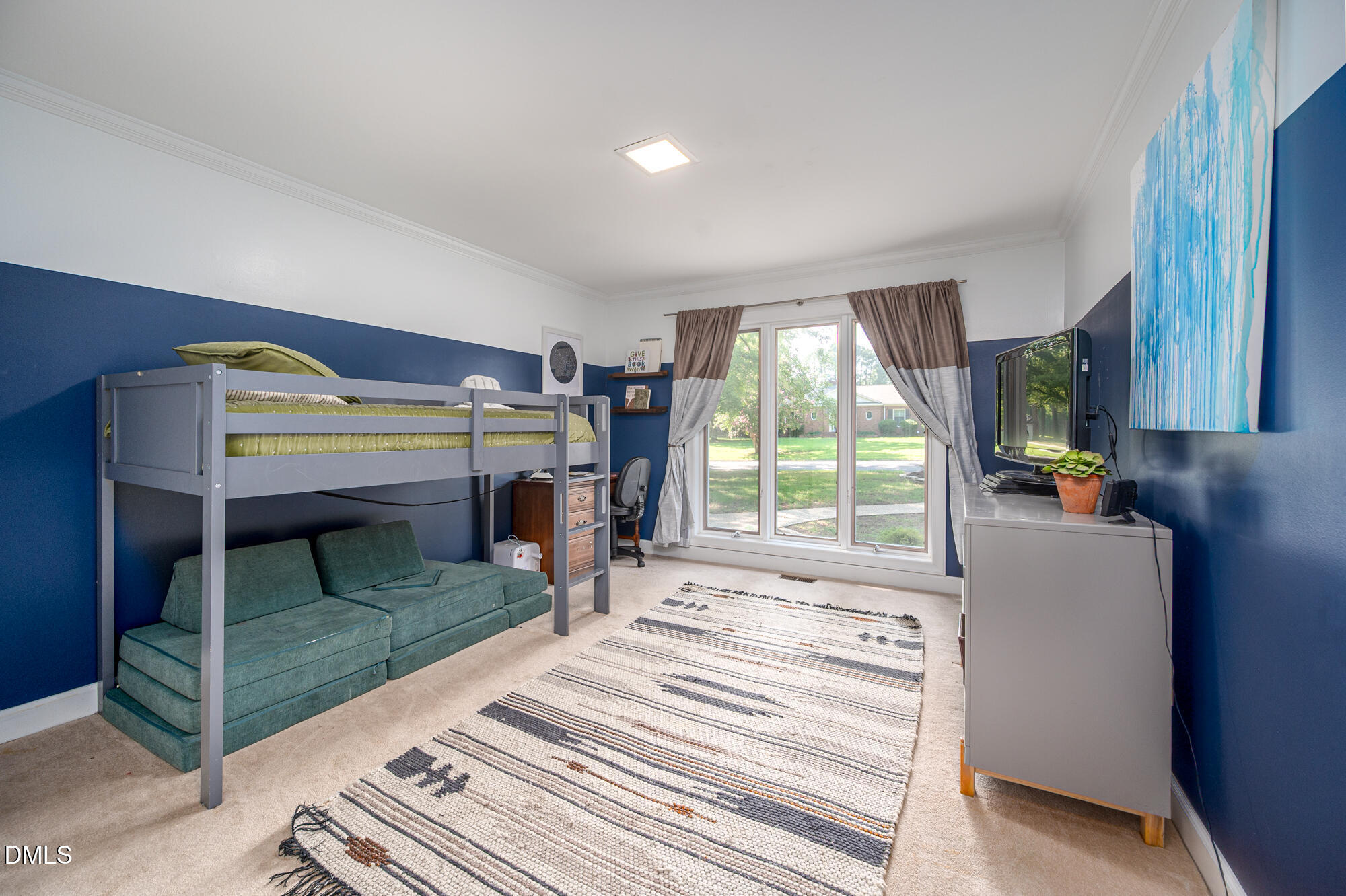 main property photo 40