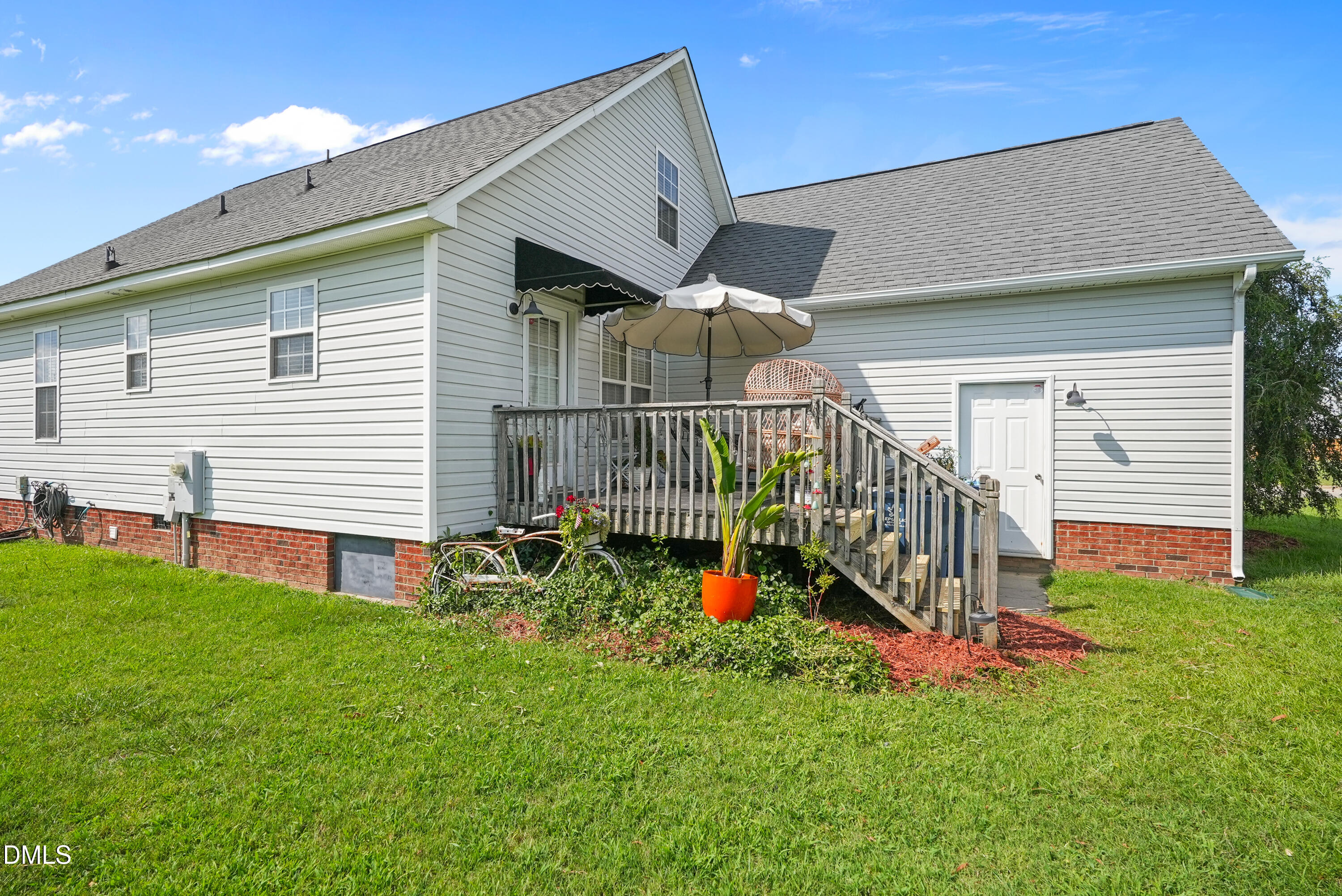main property photo 23