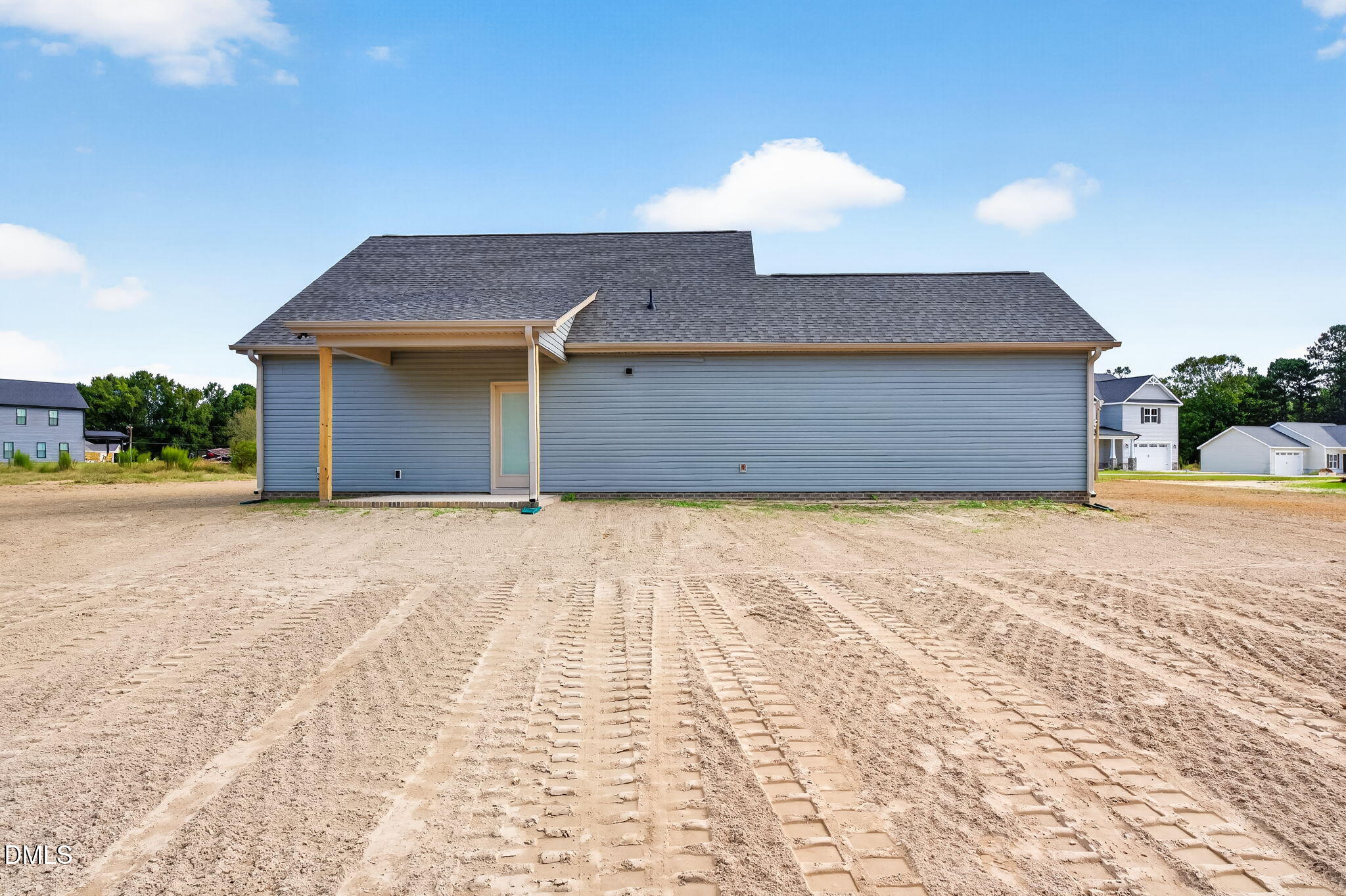 main property photo 28