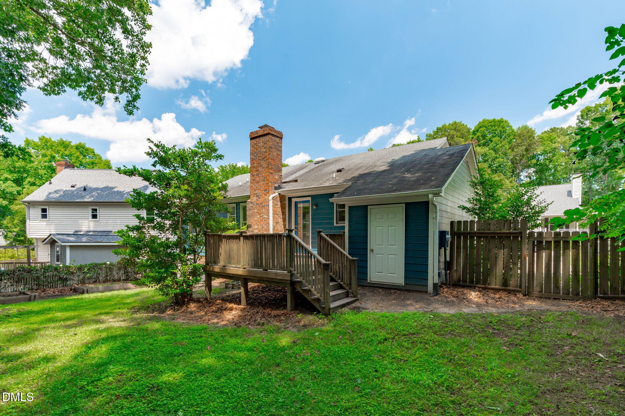 main property photo 30