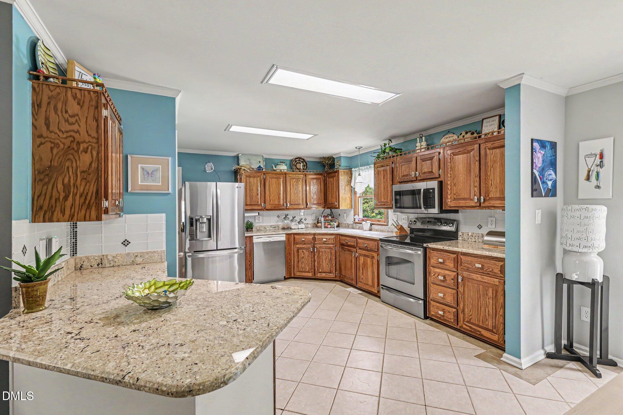 main property photo 7
