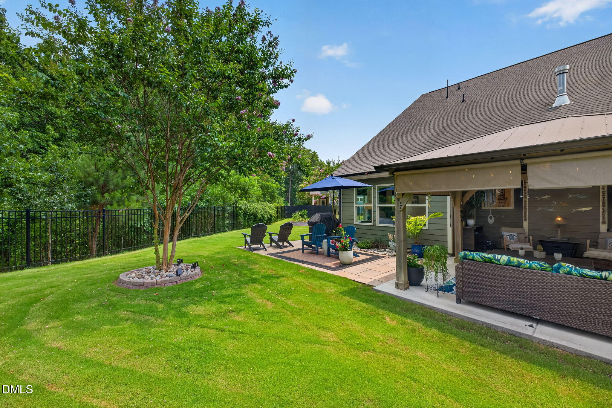 main property photo 10