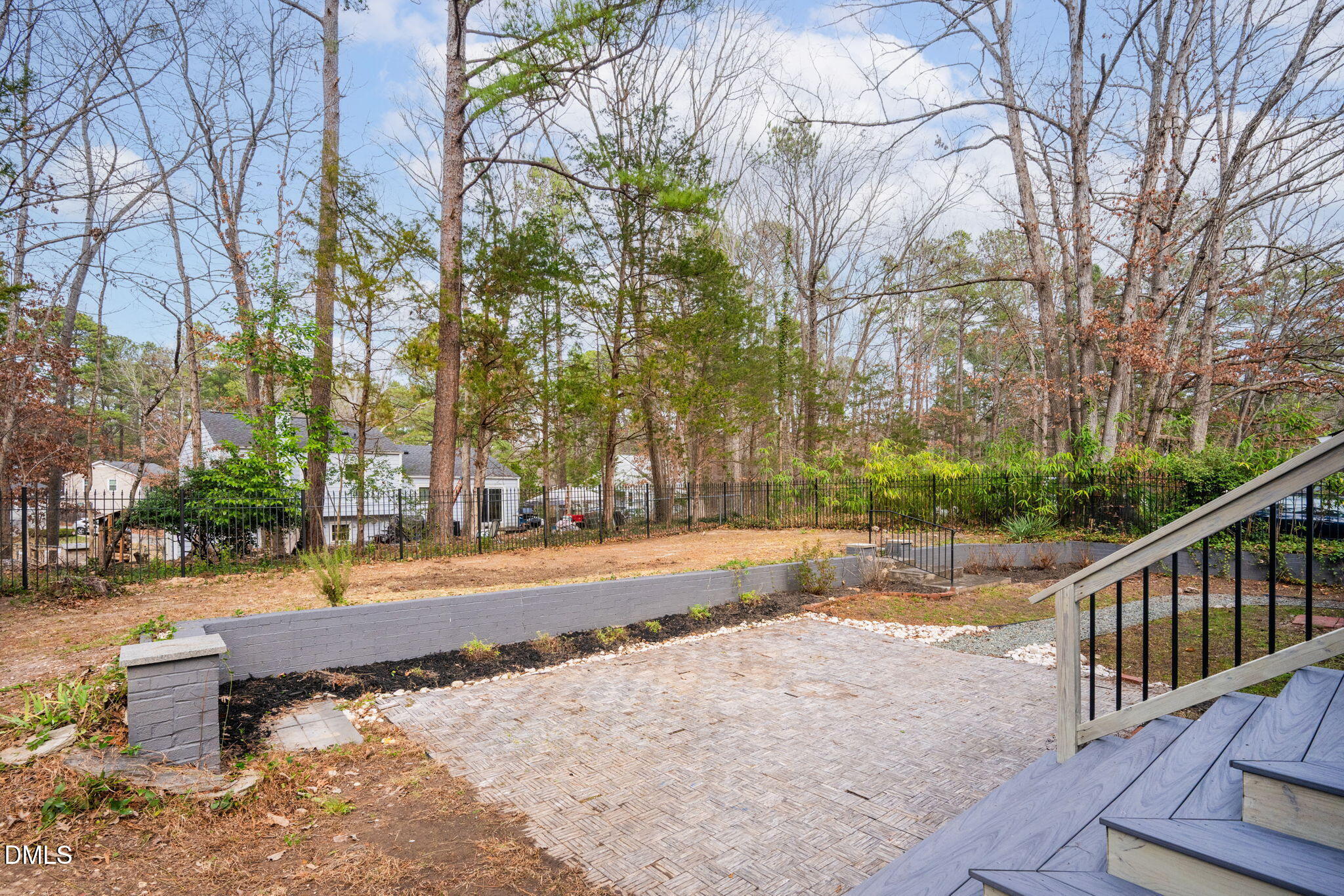 main property photo 33