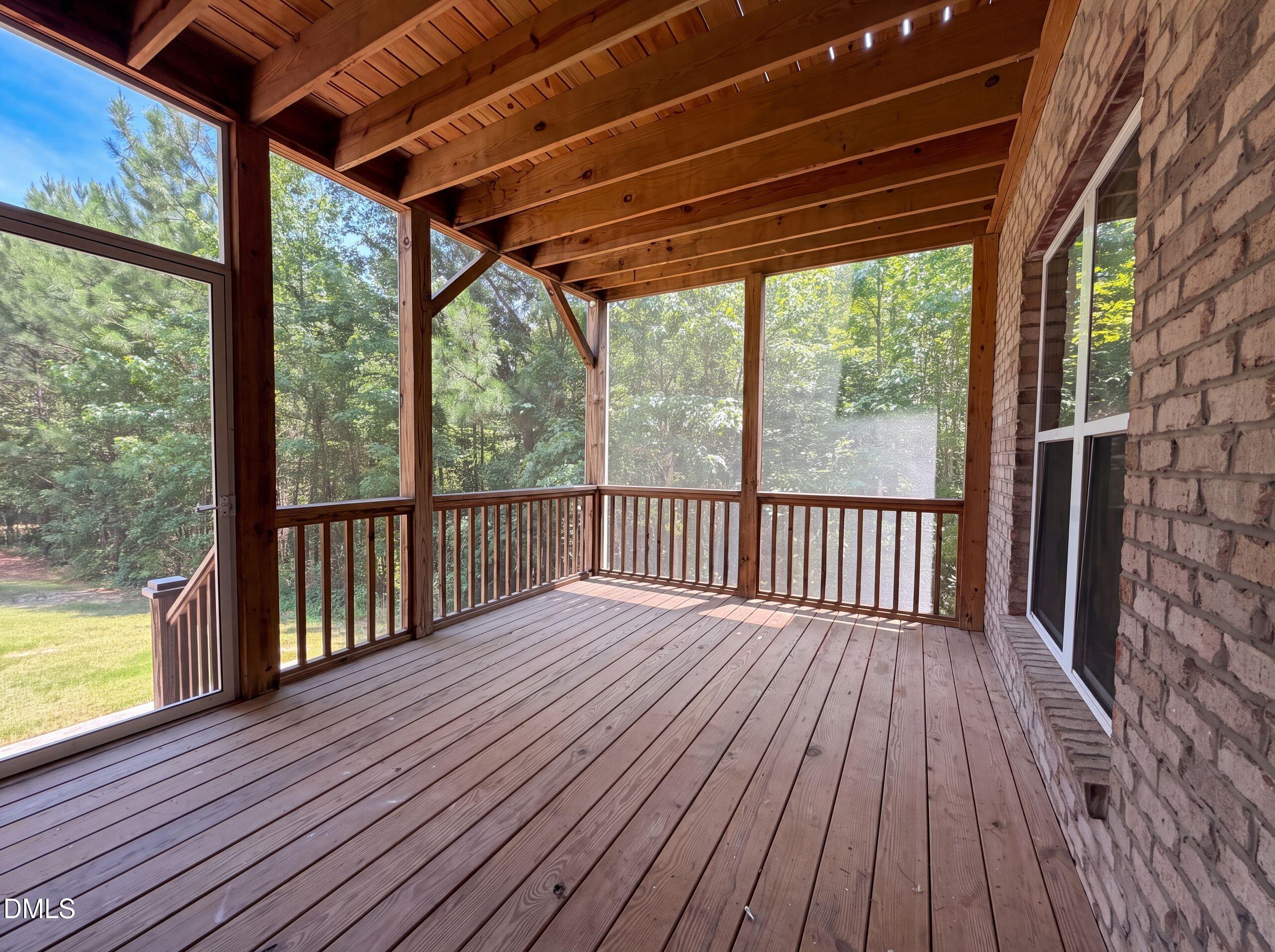 main property photo 28