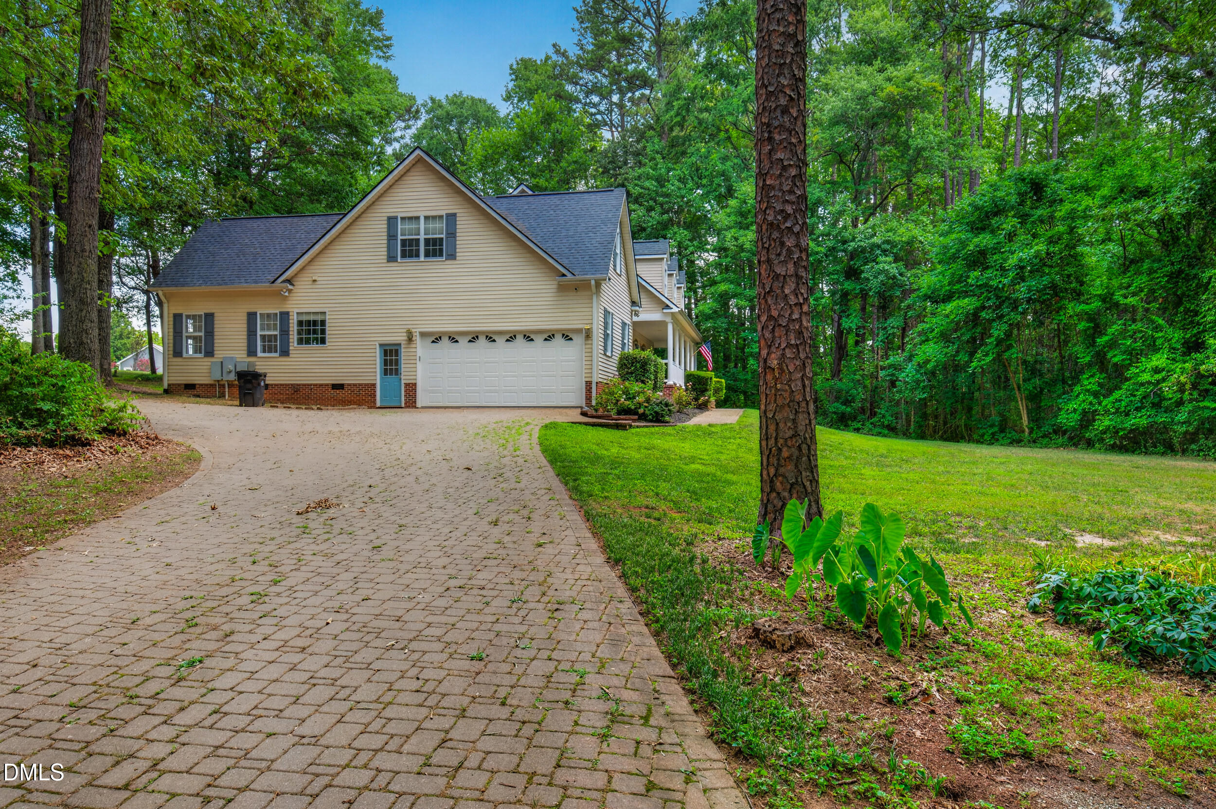 main property photo 50