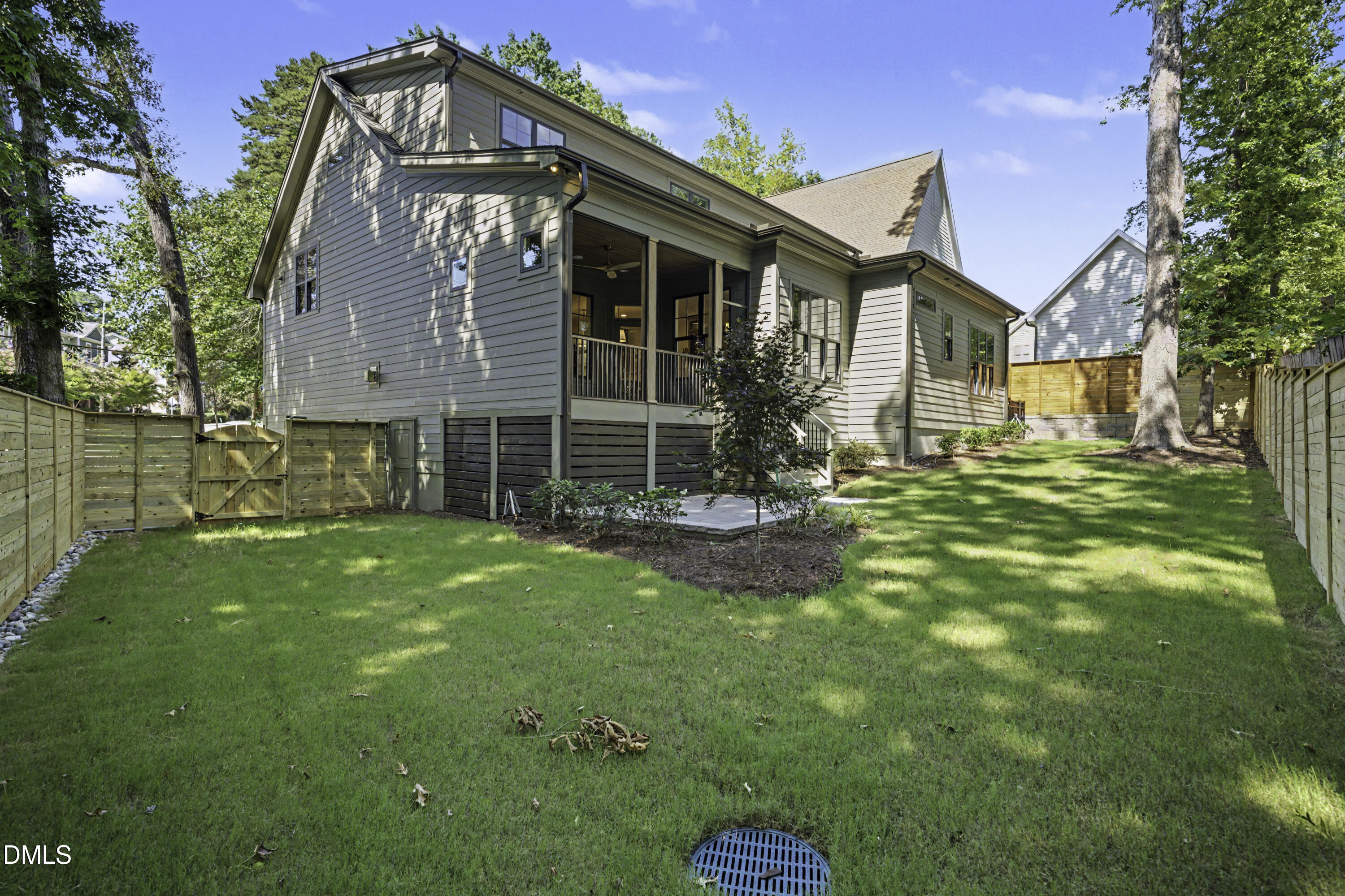 main property photo 20