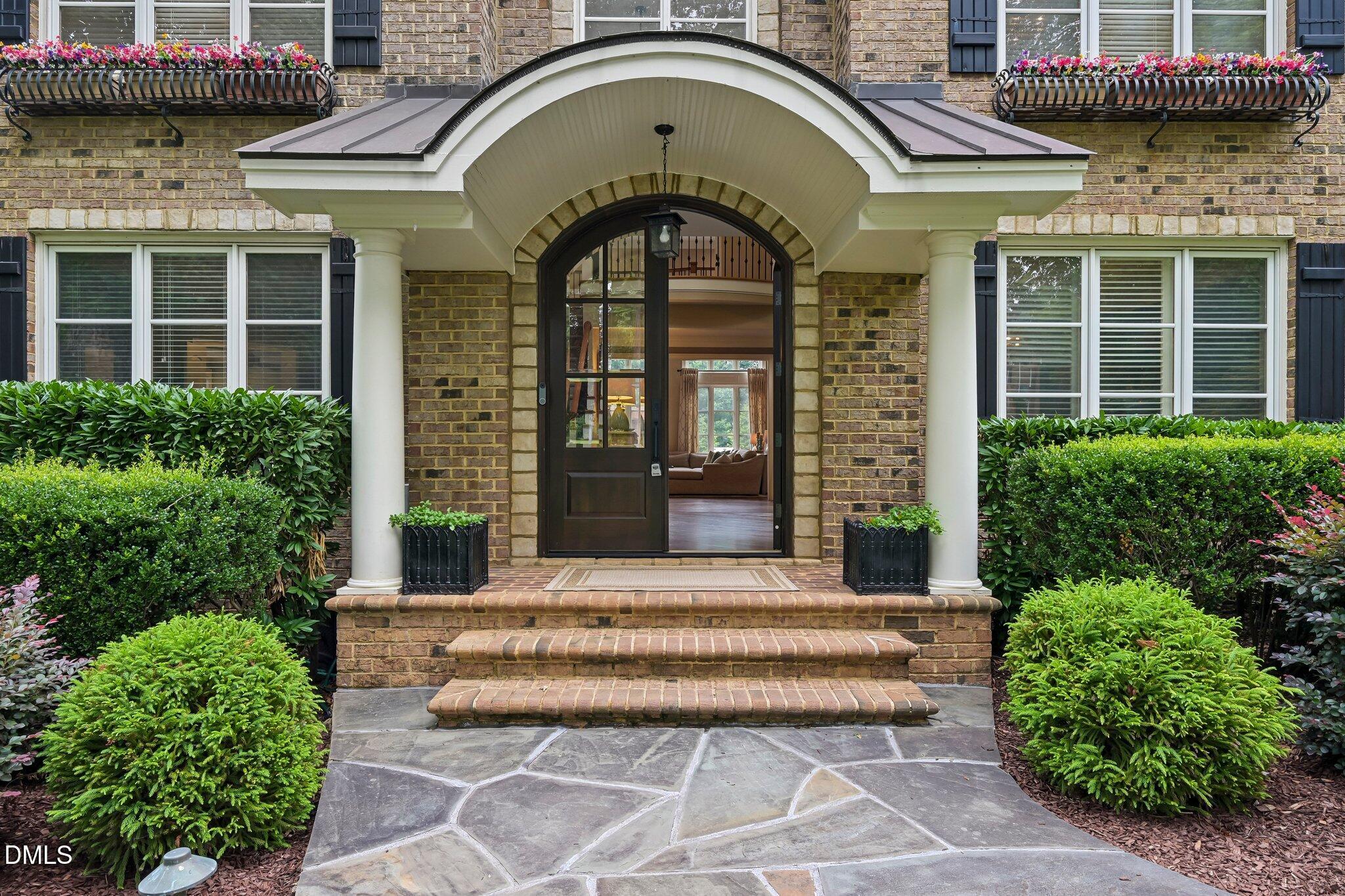 main property photo 9