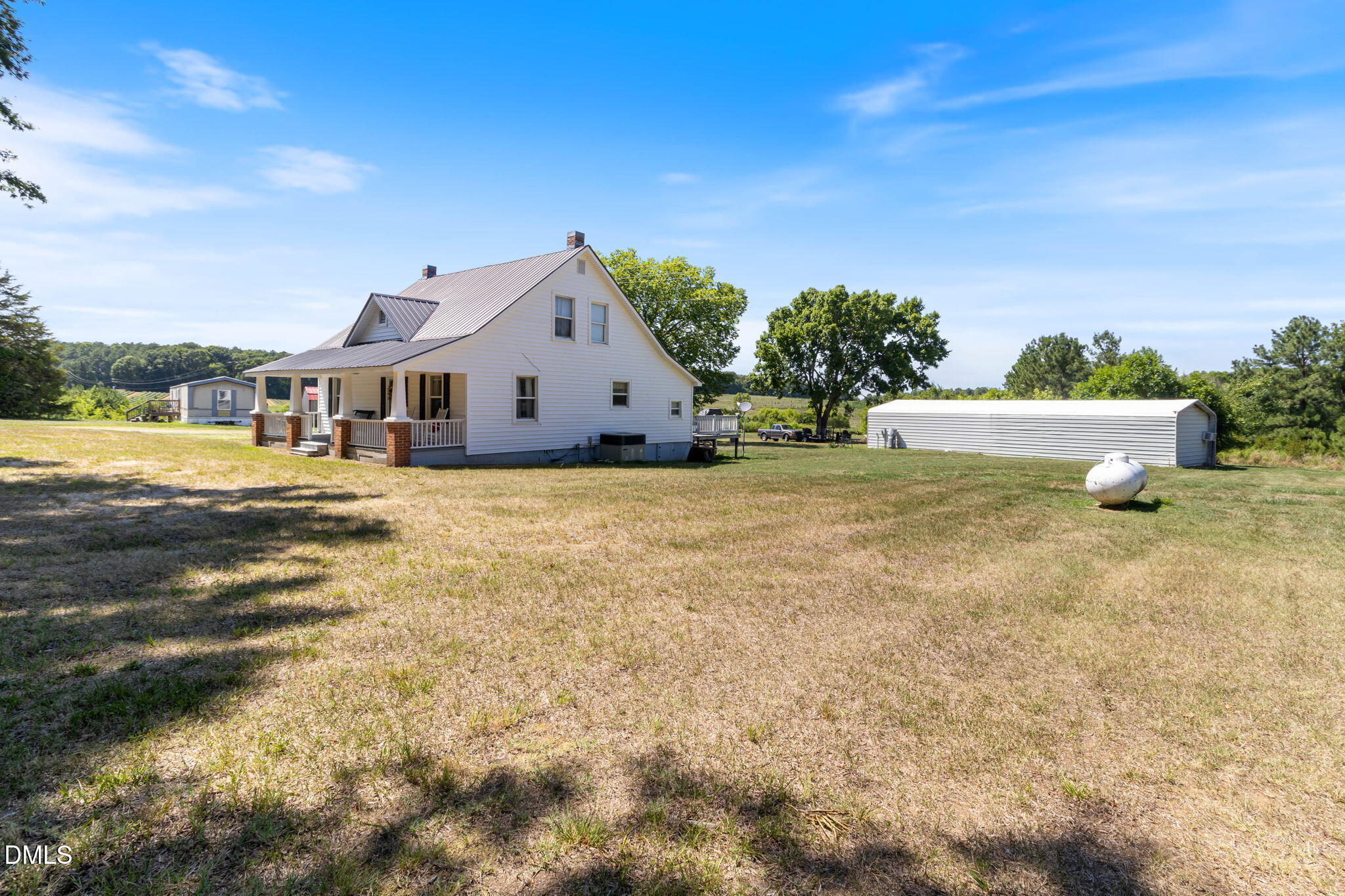 main property photo 8