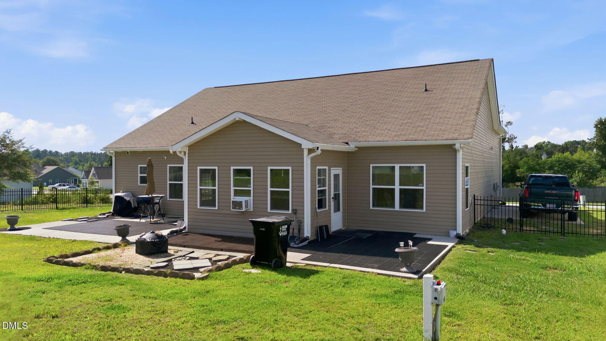 main property photo 37