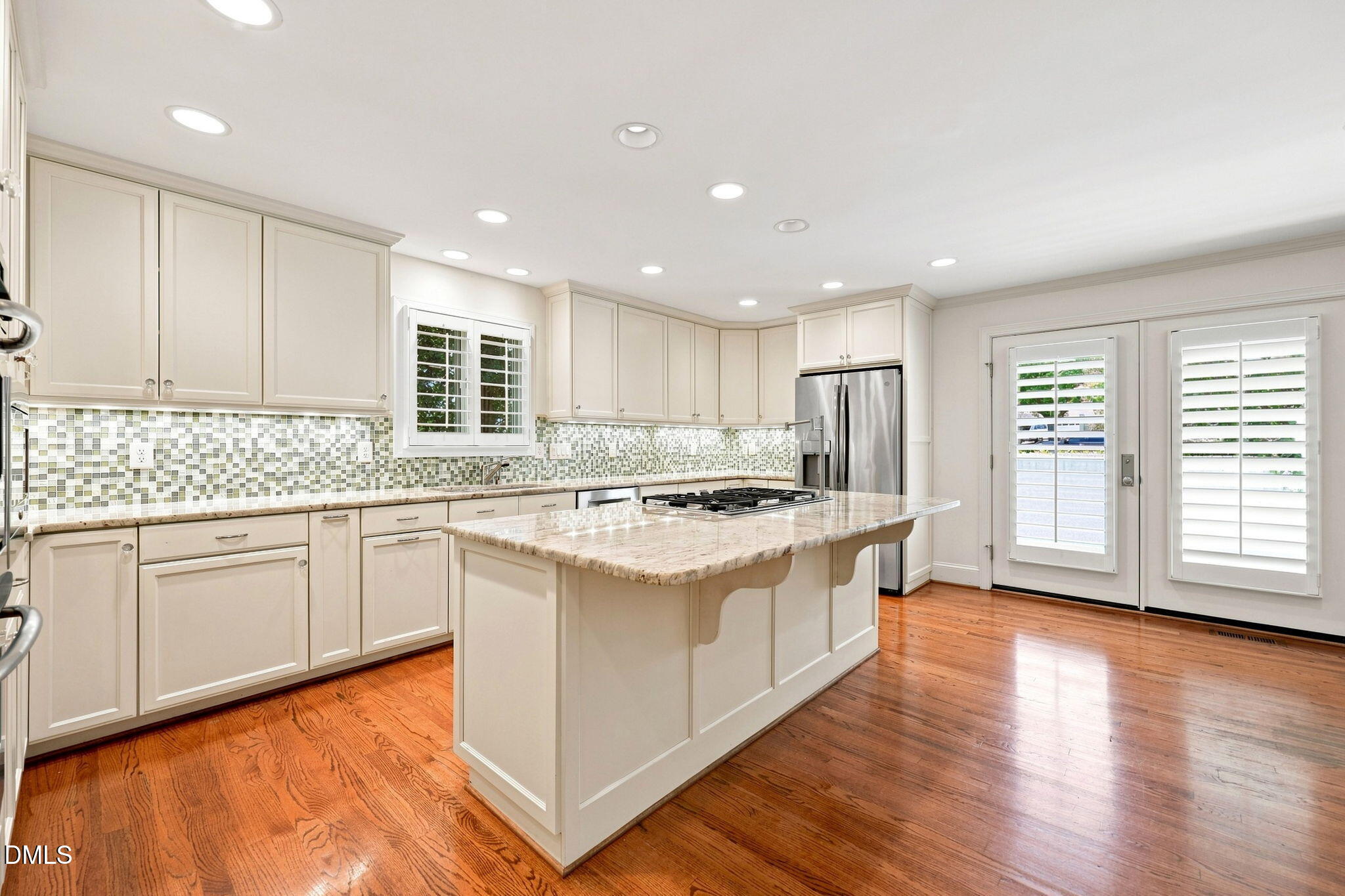 main property photo 9